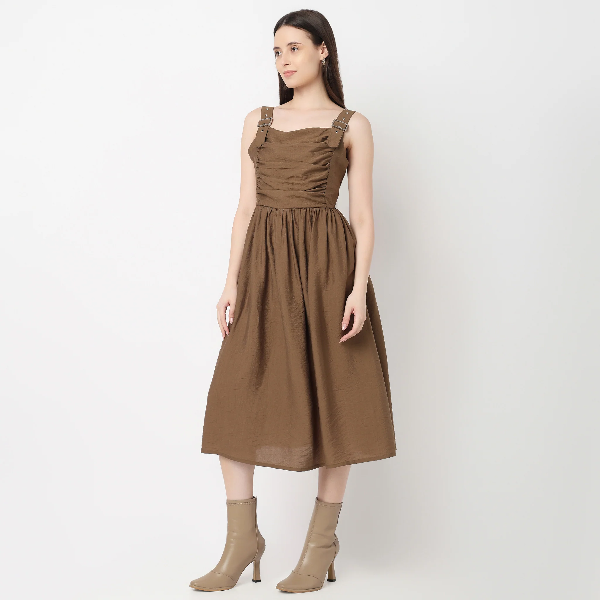 Betty Layered Maxi Dress With Ruching Detail - Image 5