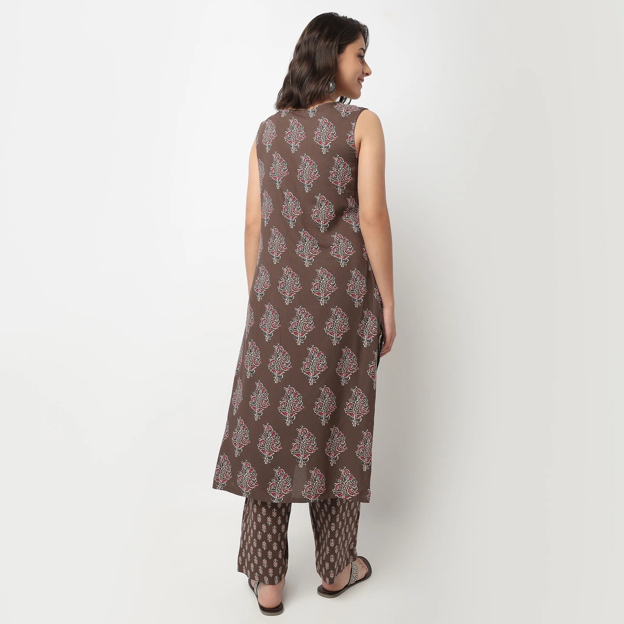 Boat Neck Sleeveless Kurta - Image 3