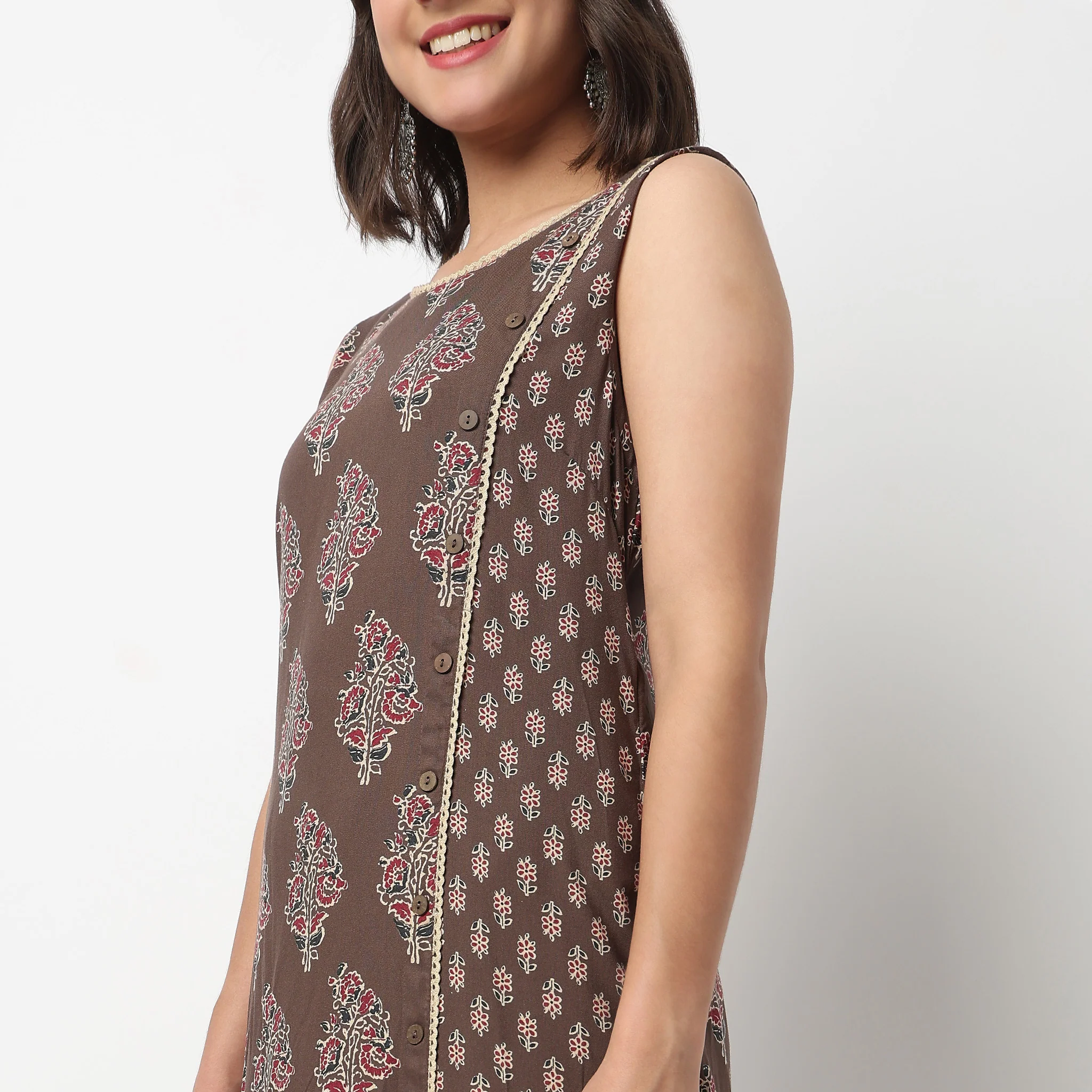 Boat Neck Sleeveless Kurta - Image 4