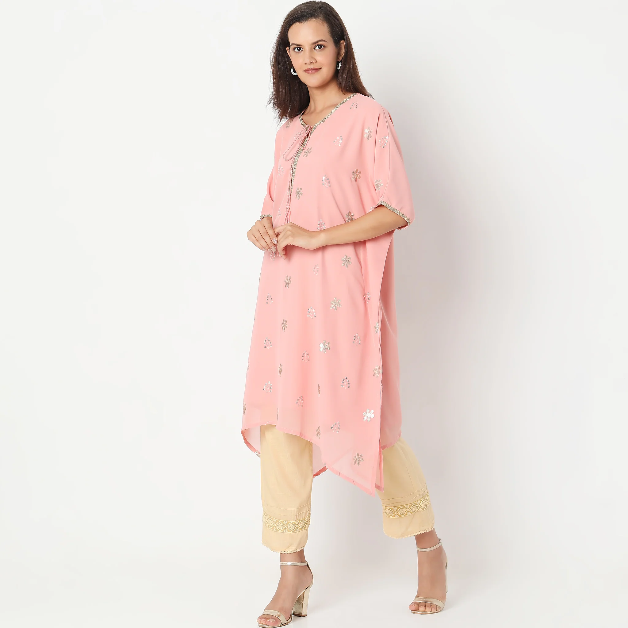 Boxy Fit Embellished Kurta - Image 5