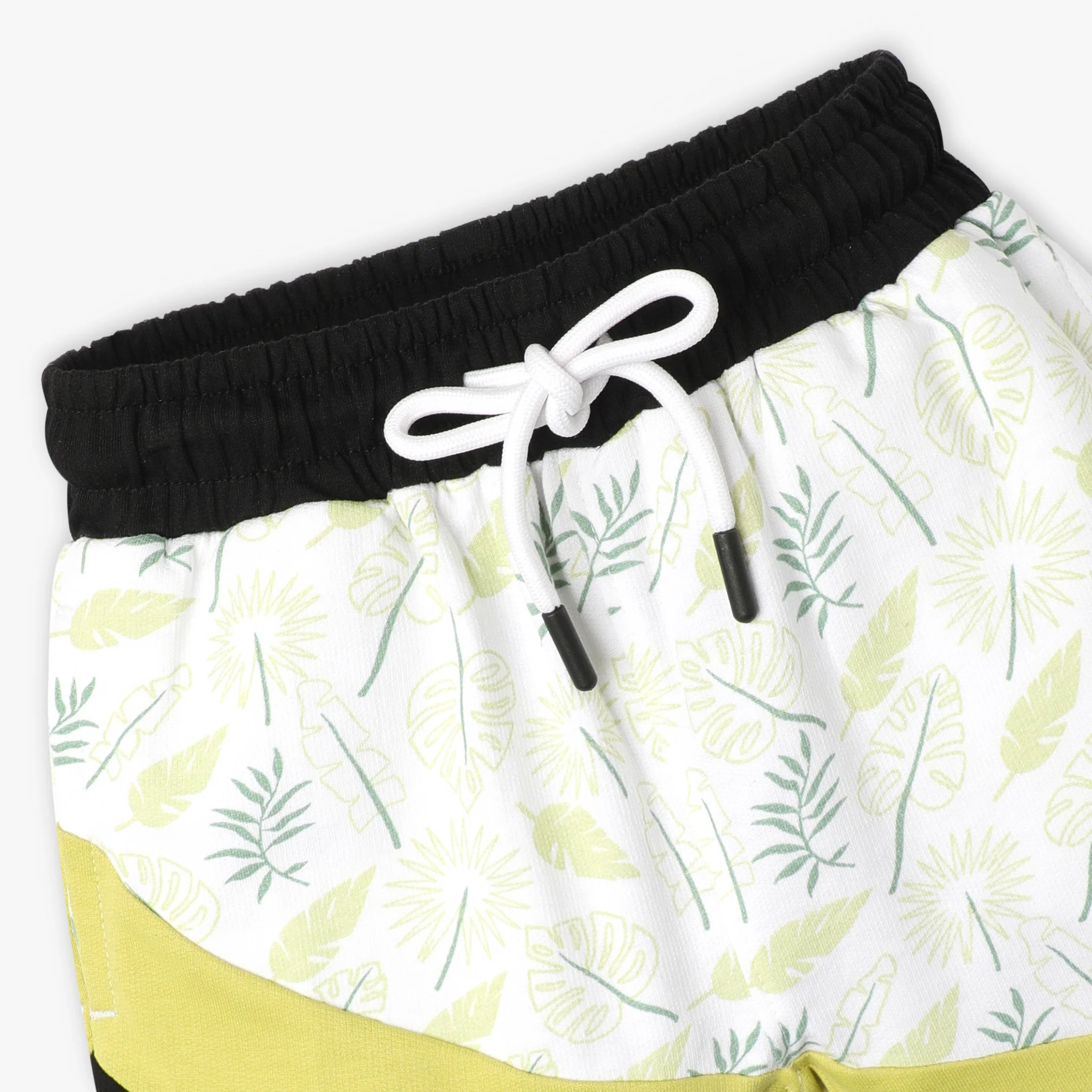 Boys Cut And Sew Knee Length Mid Rise Shorts - Image 3