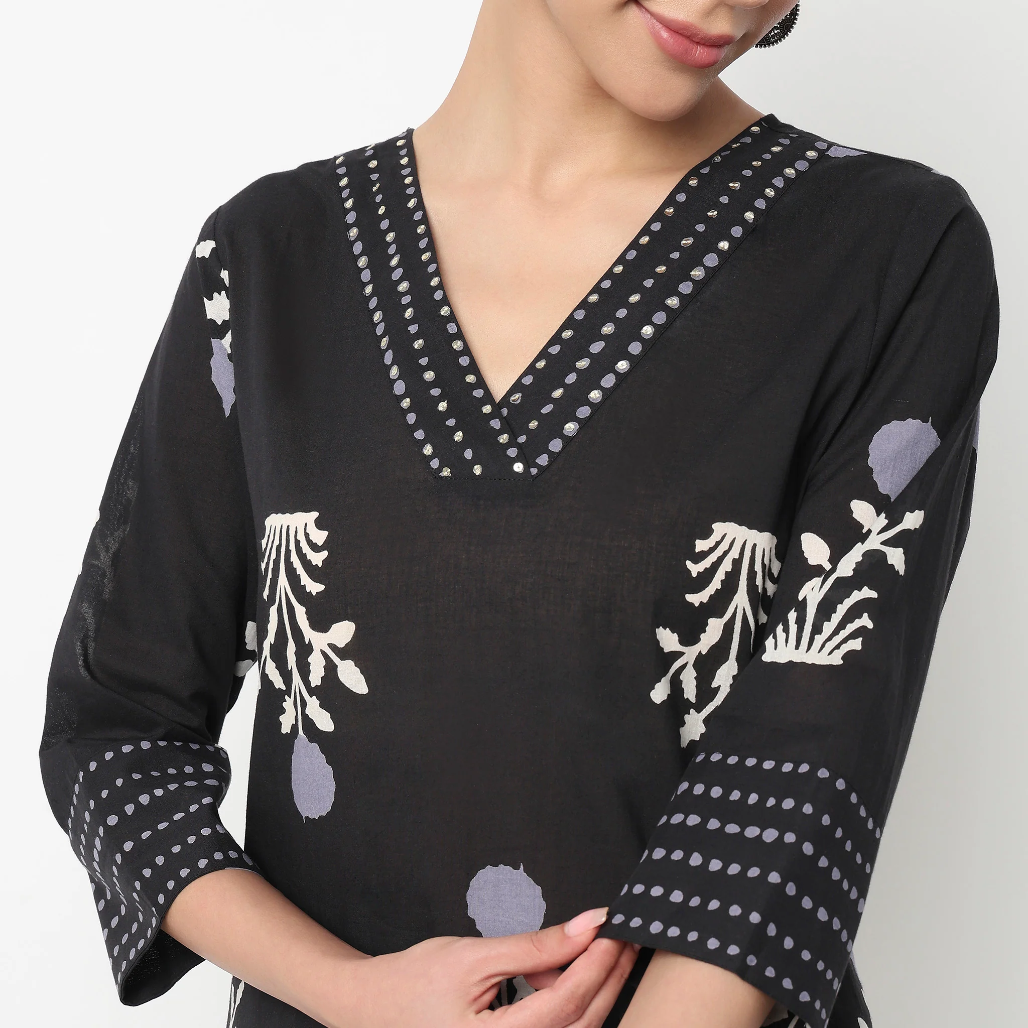 Cotton Printed V-Neck Straight Kurta - Image 4