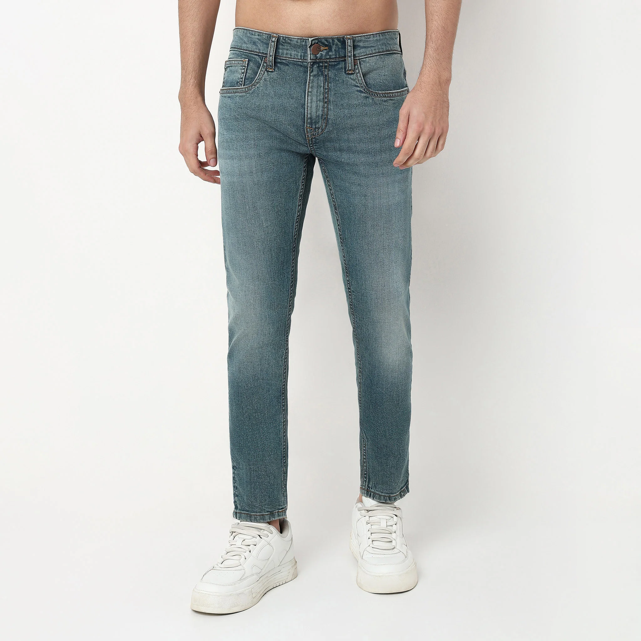 Worn Out Look Vintage Jeans - Image 2