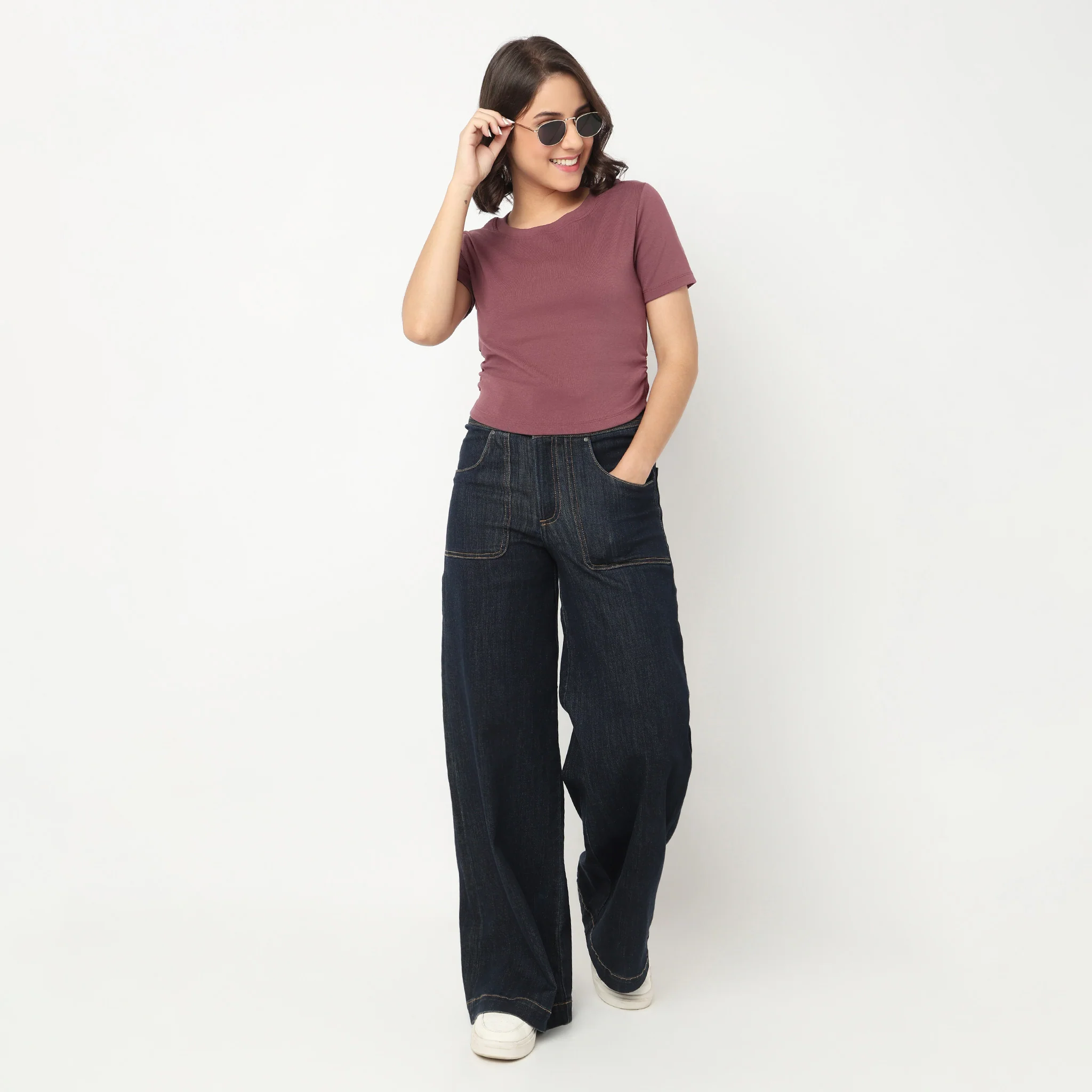 Cropped Side Ruched T-Shirt - Image 16