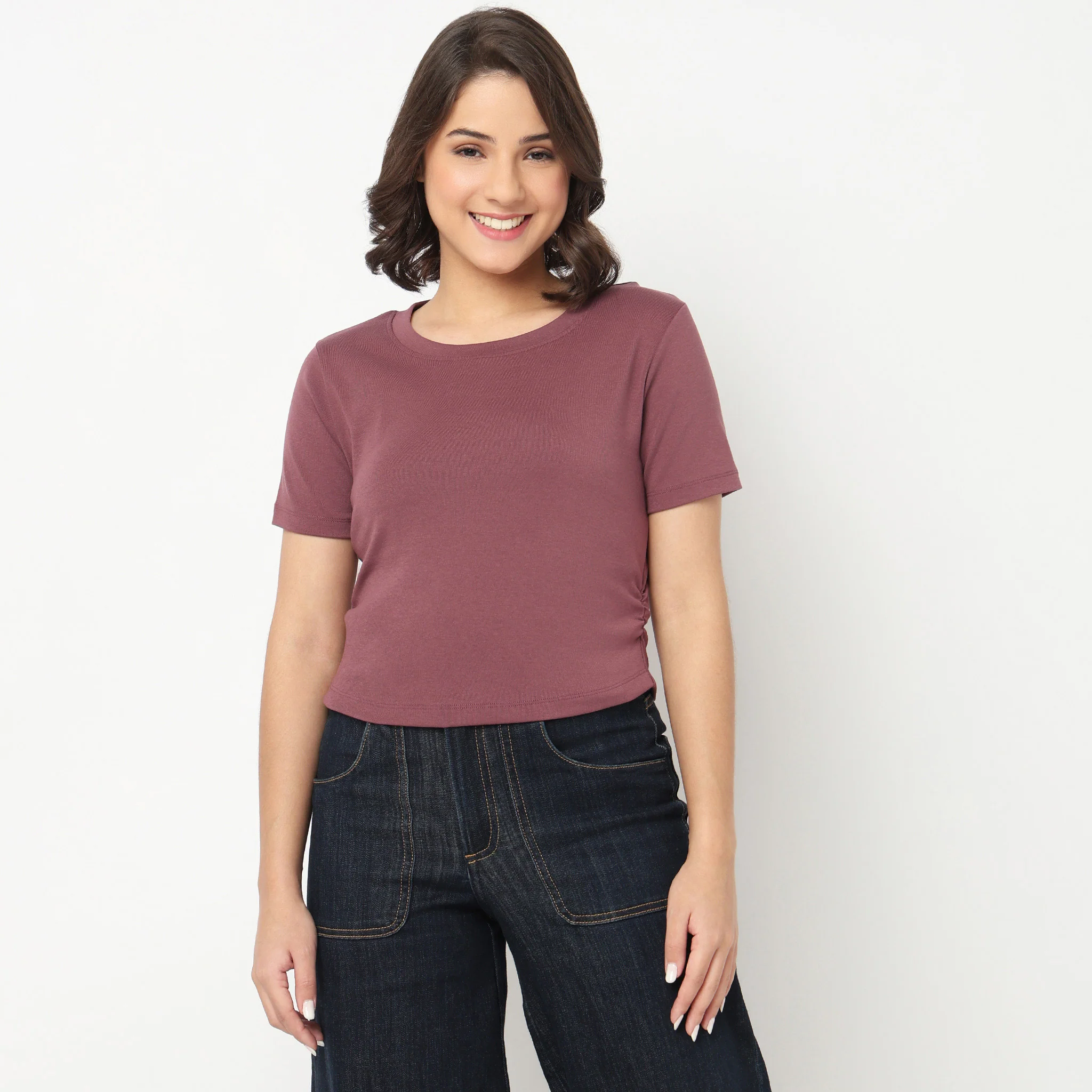 Cropped Side Ruched T-Shirt - Image 17