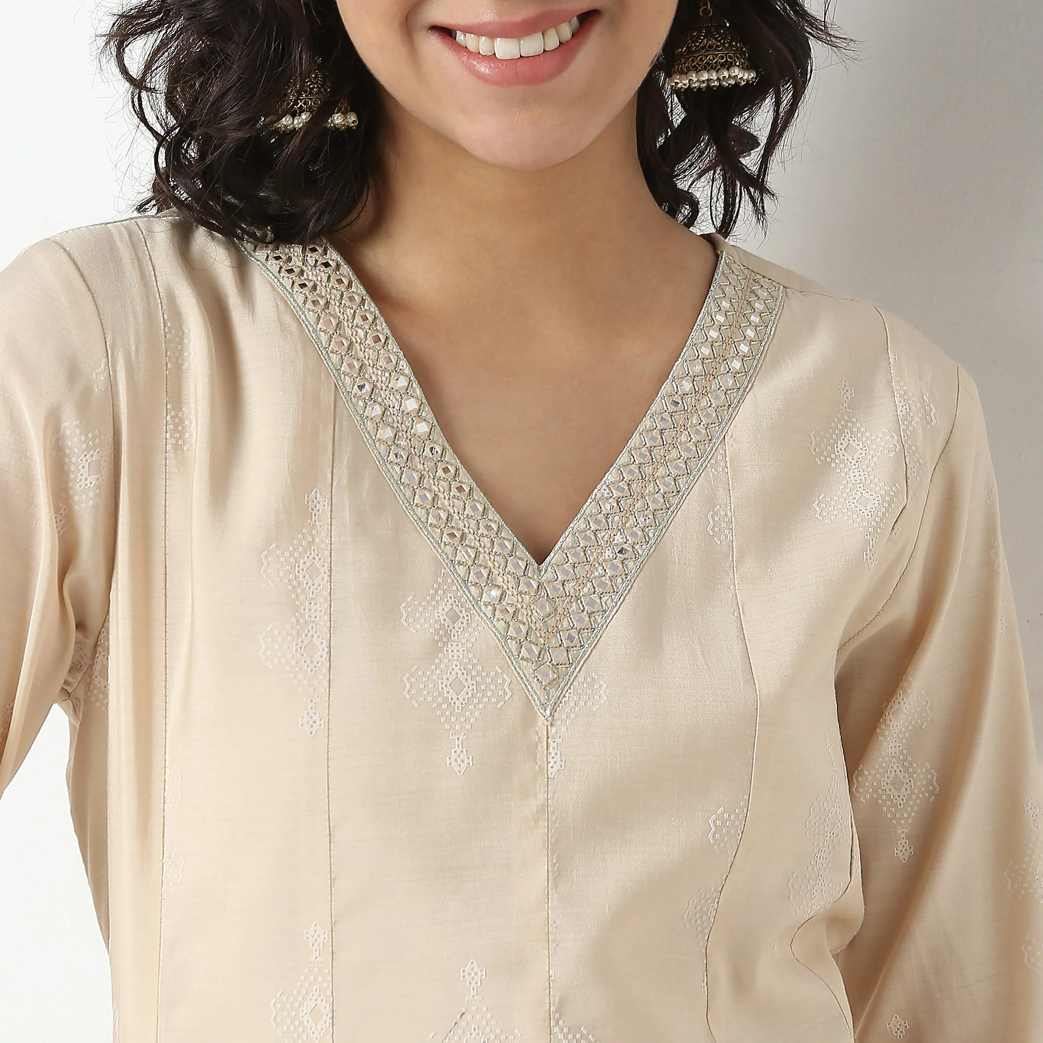 V-Neck Embellished Flared Kurta - Image 4