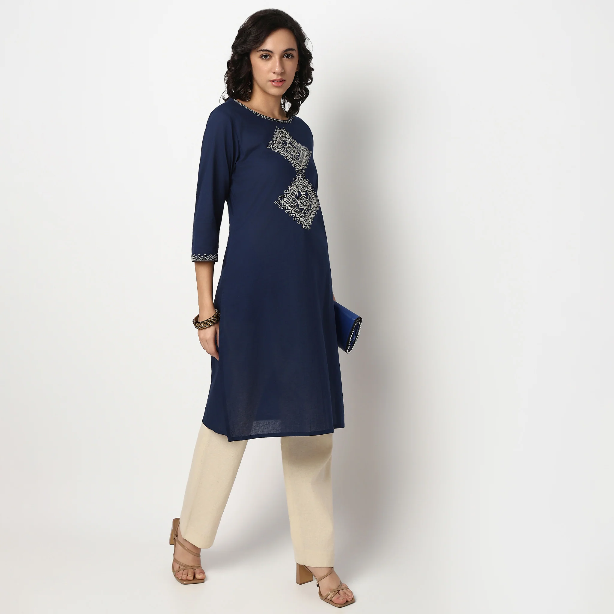 Embroidered Cotton Boat Neck Kurta