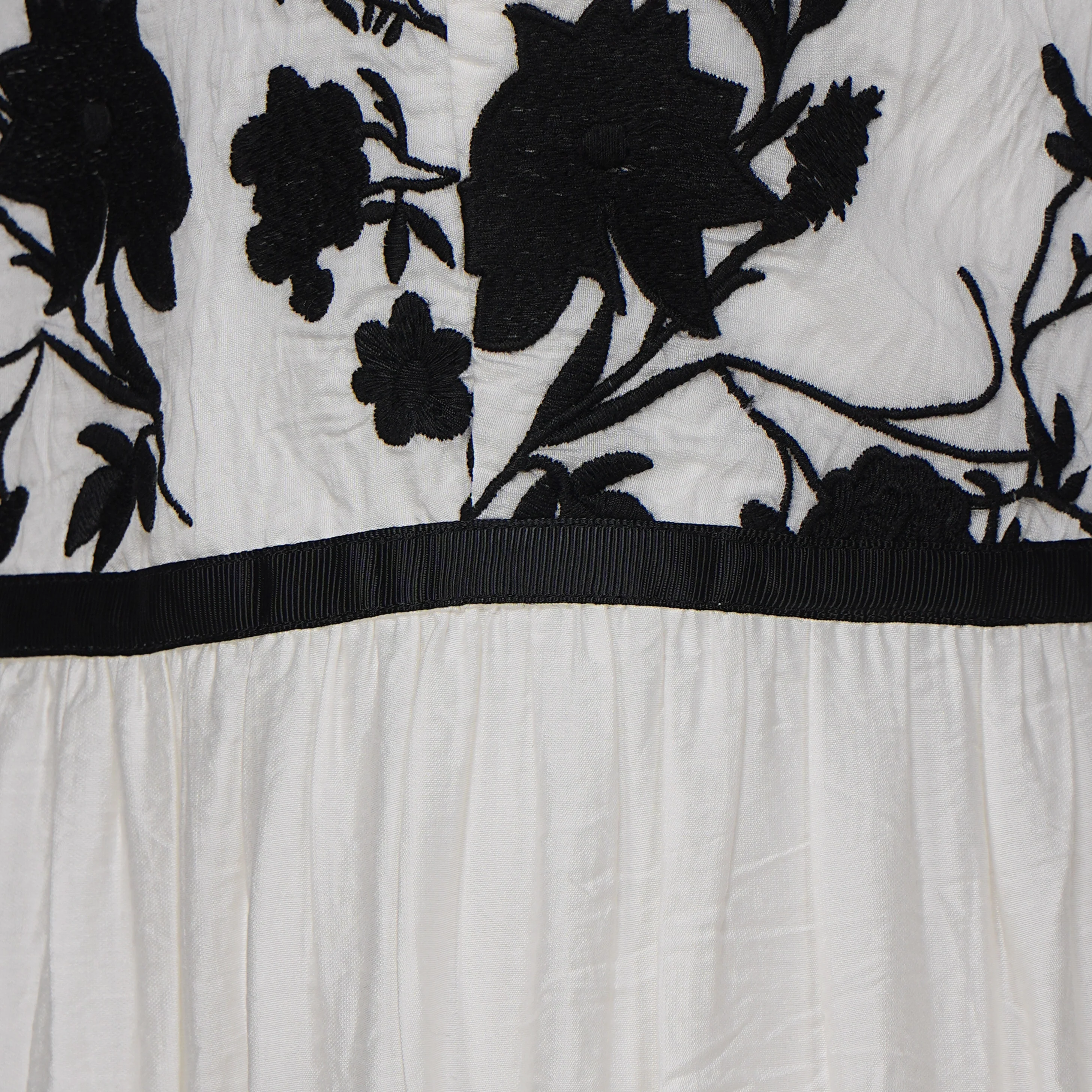 Embroidered Flared Dress - Image 4