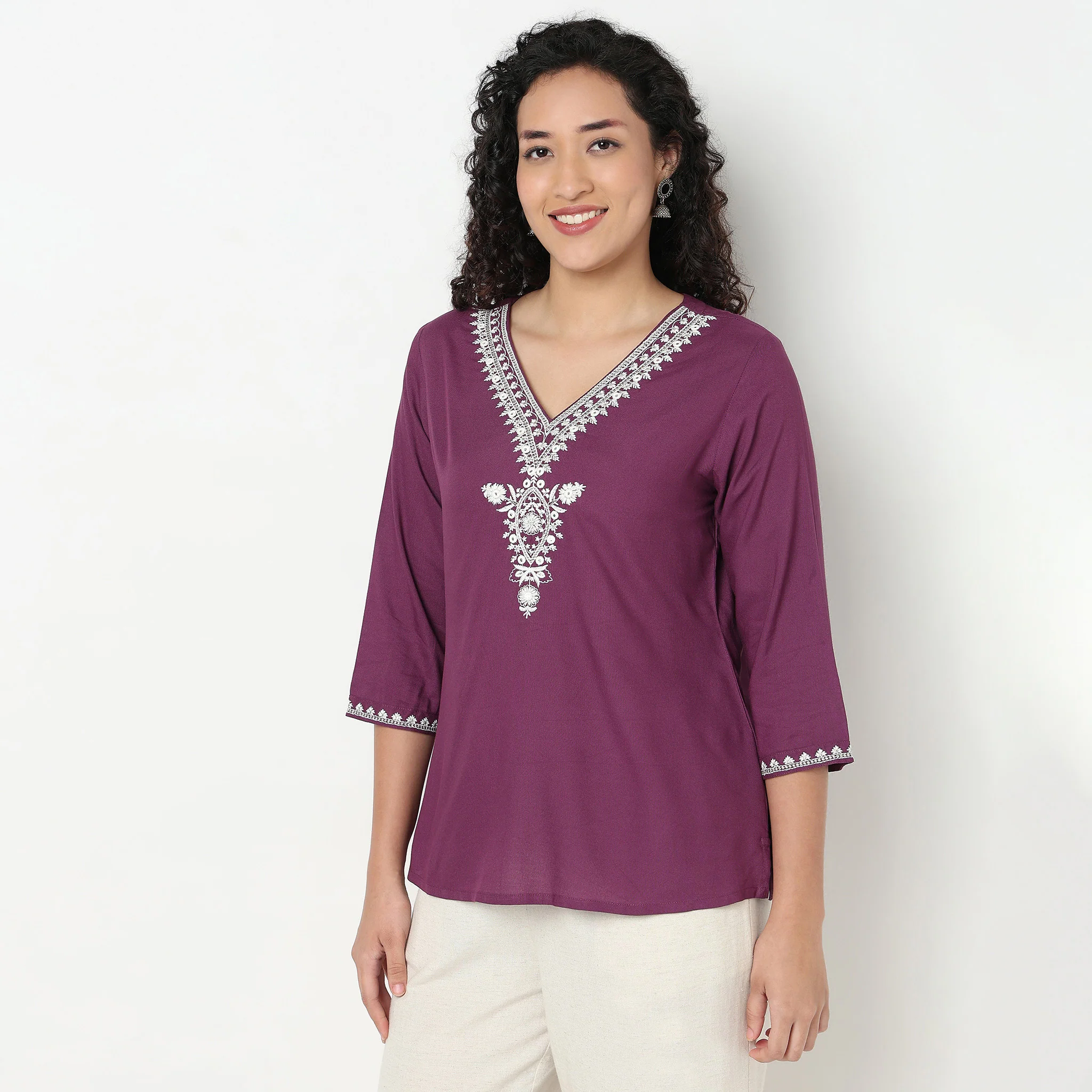 Embroidered V-Neck A Line Short Kurta - Image 5