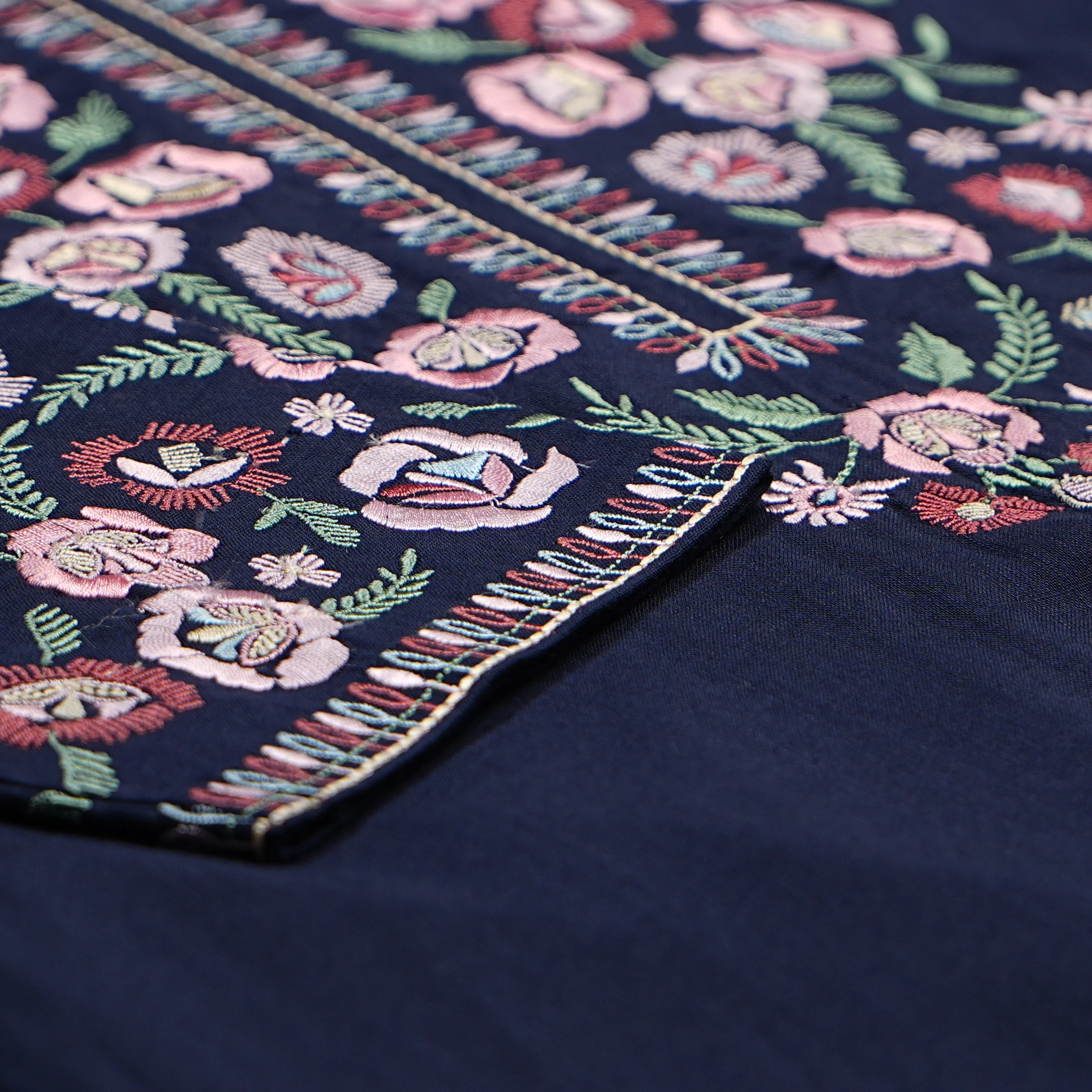 Embroidered Straight Kurta - Image 4