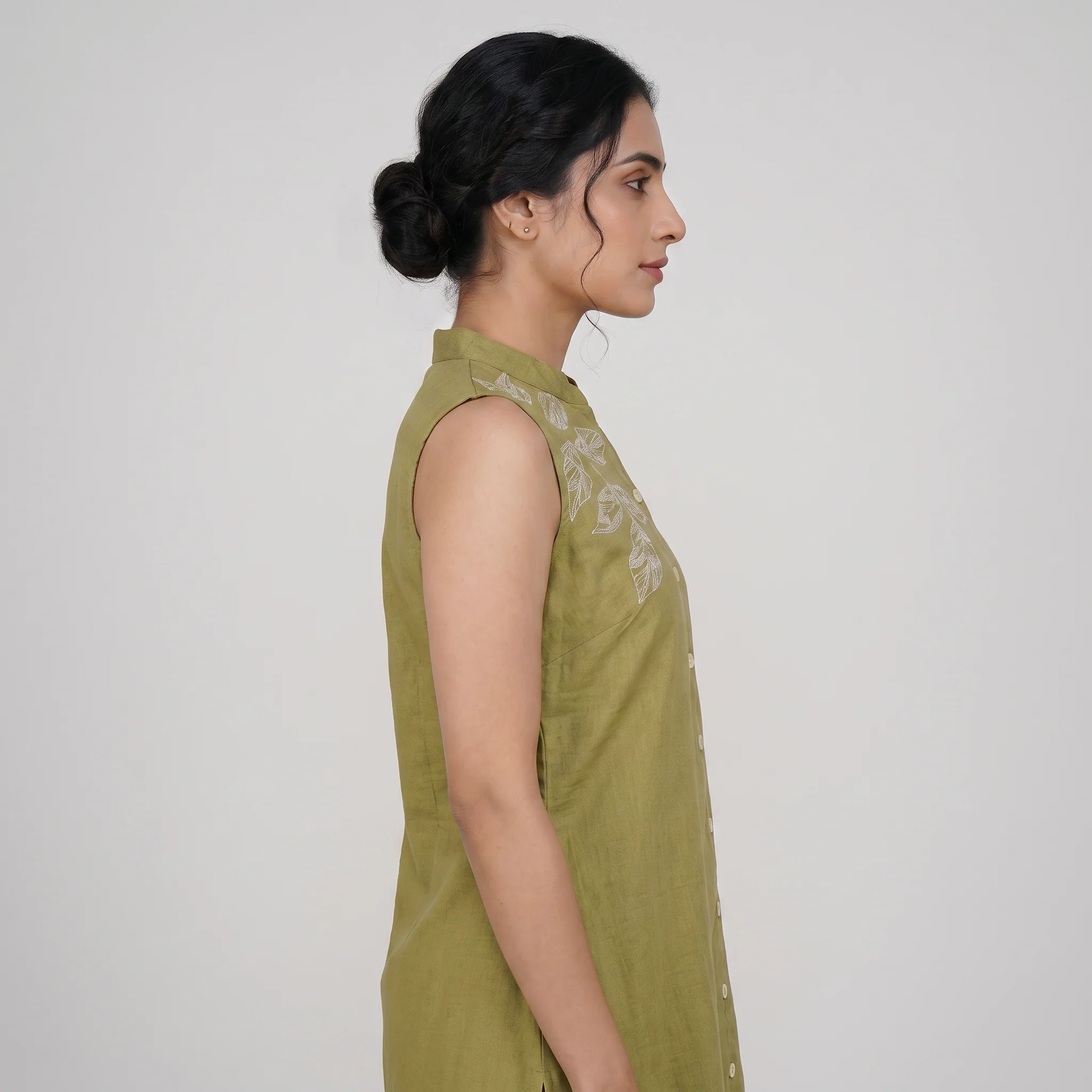 Embroidered Straight Kurta - Image 2