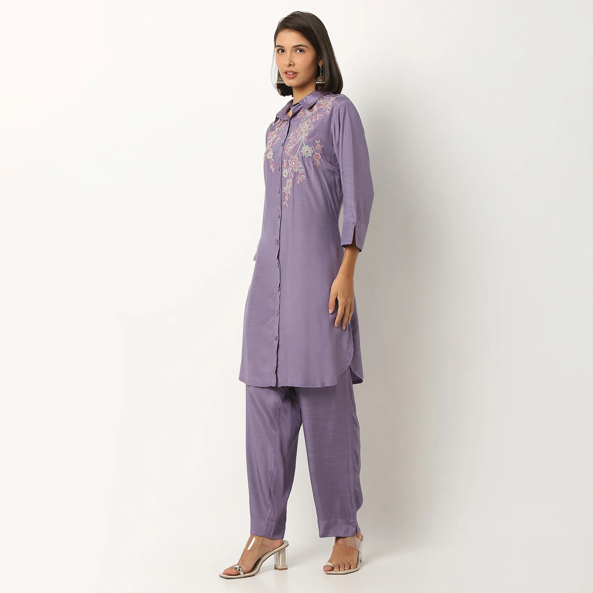 Embroidered Straight Kurta - Image 5