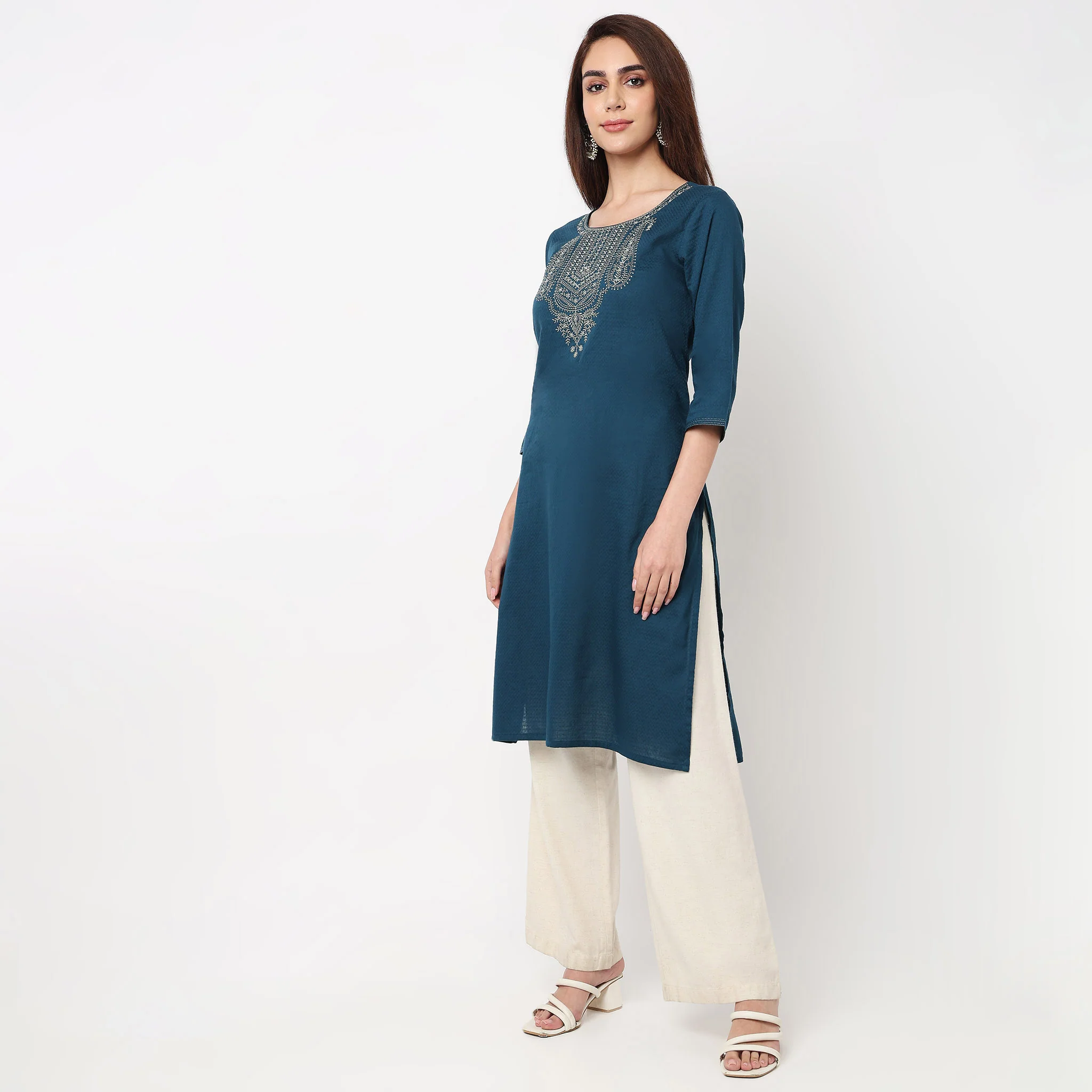 Embroidered Yoke Long Kurta - Image 5
