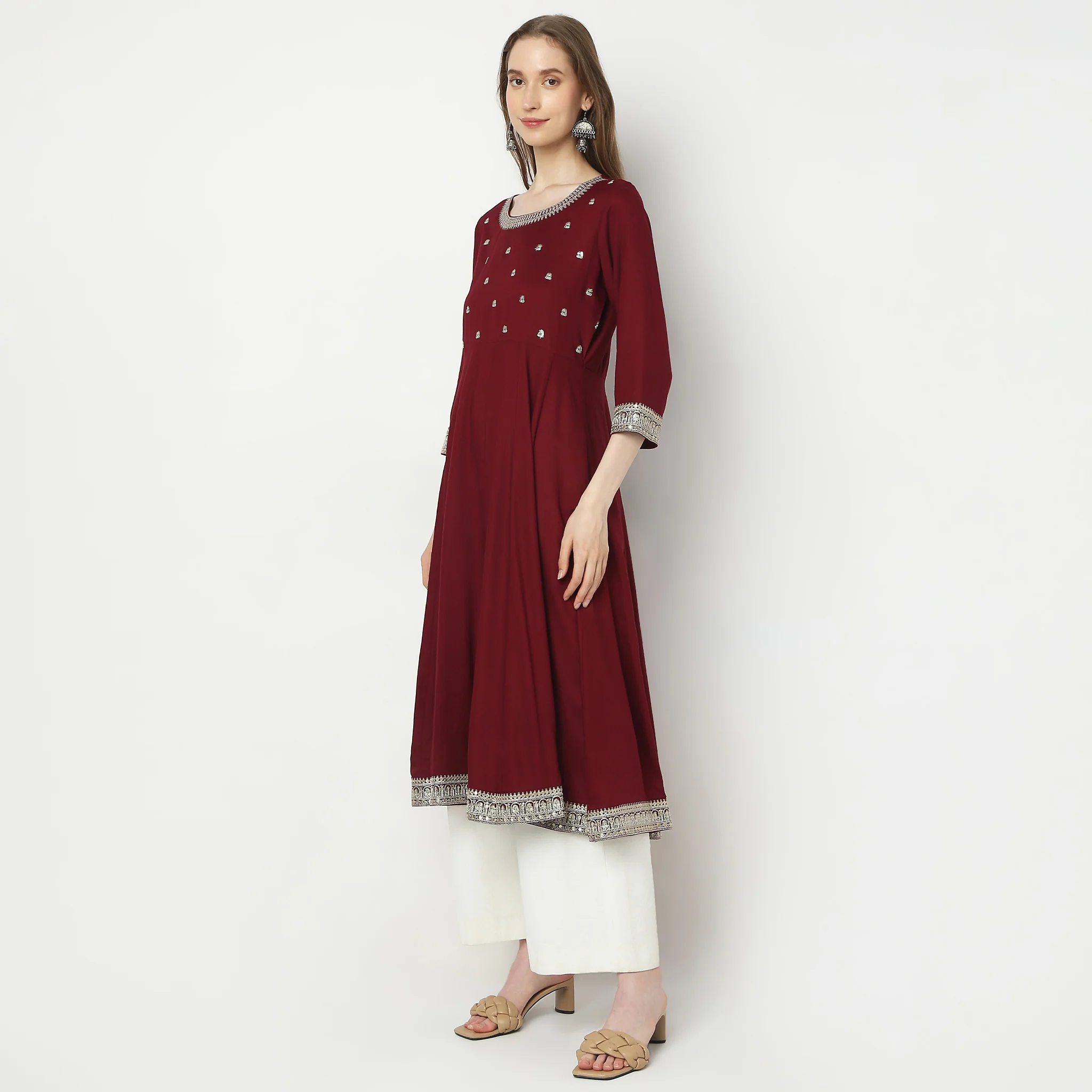 Flare Fit Embellished Kurta - Image 5