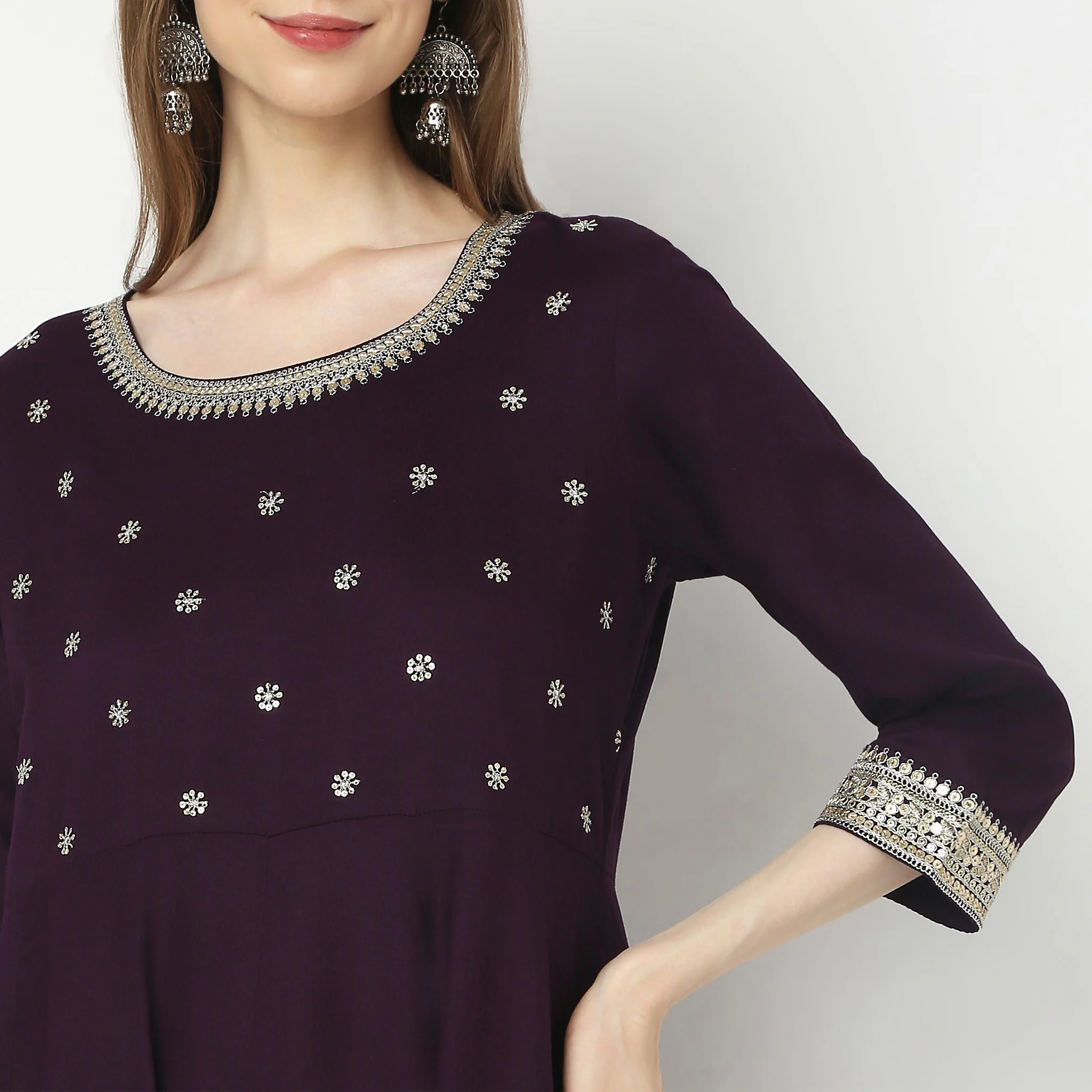 Flare Fit Embellished Kurta - Image 9