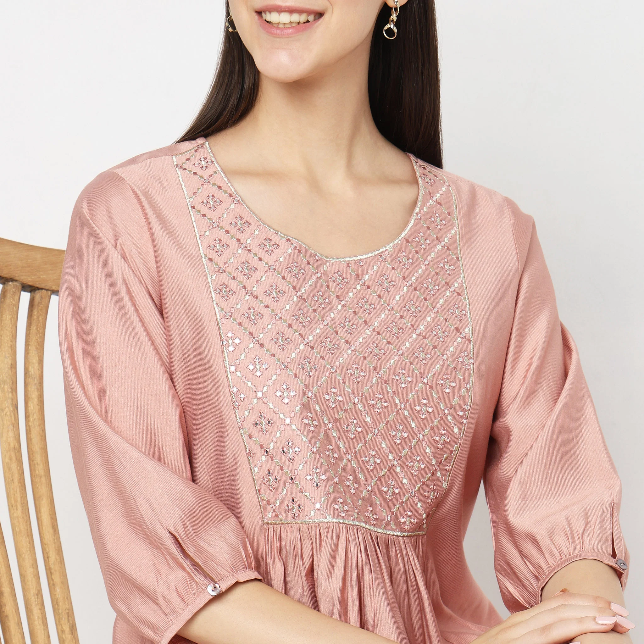 Flare Fit Embellished Kurta - Image 4