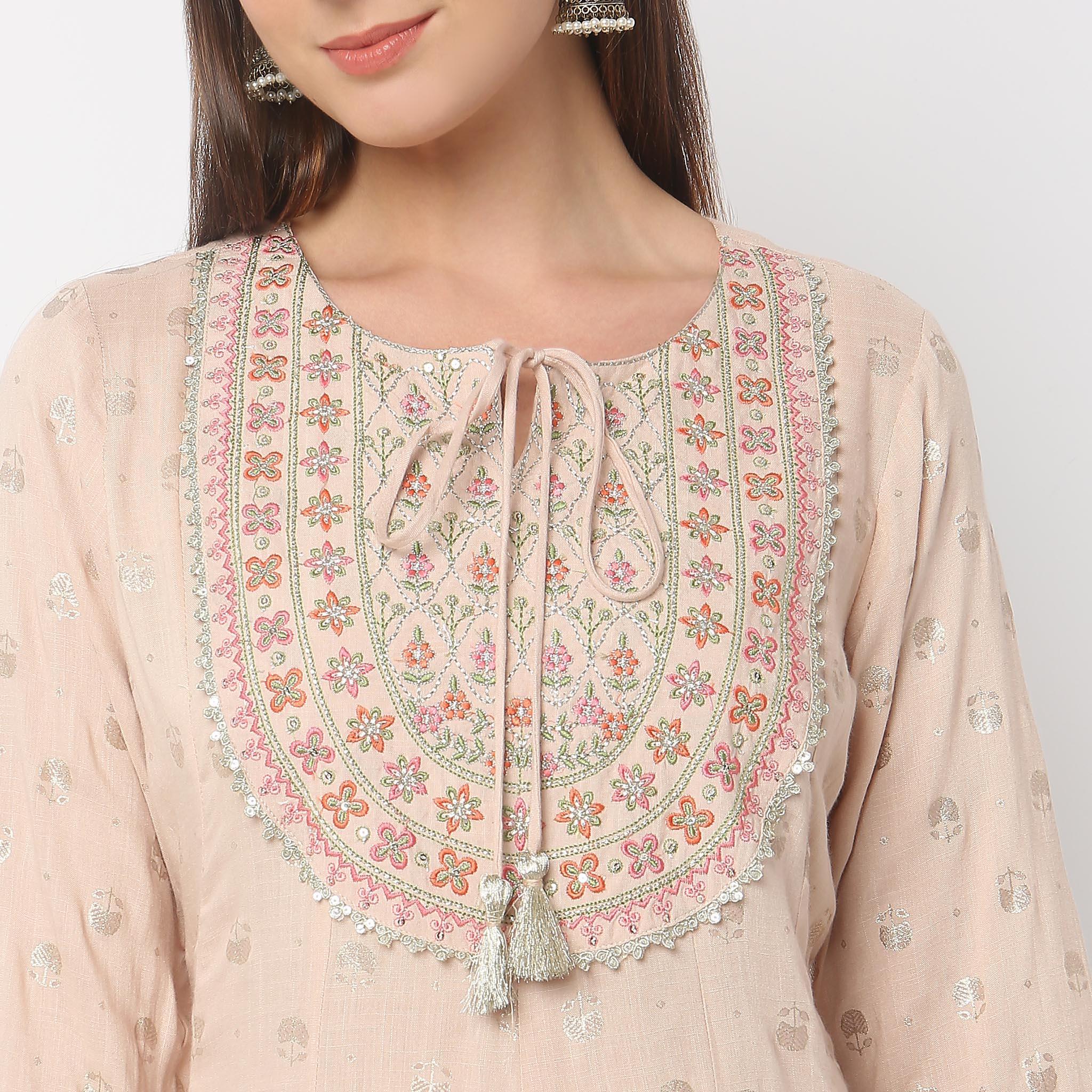 Flare Fit Embroidered Kurta - Image 4