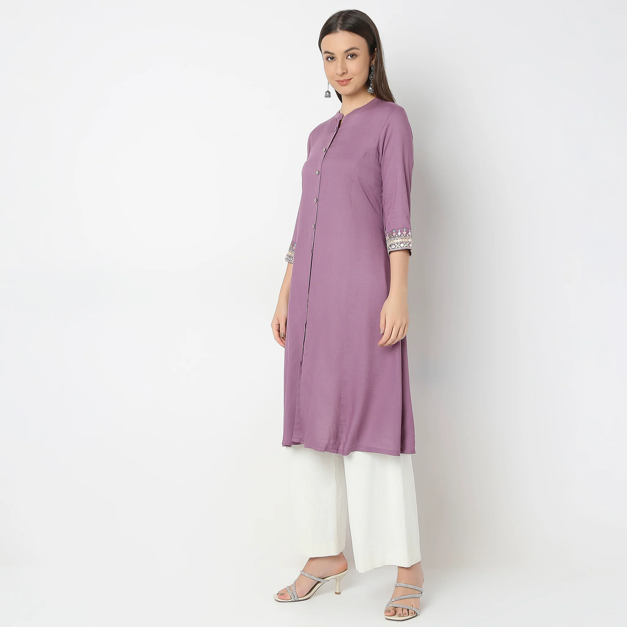 Flare Fit Embroidered Kurta - Image 5