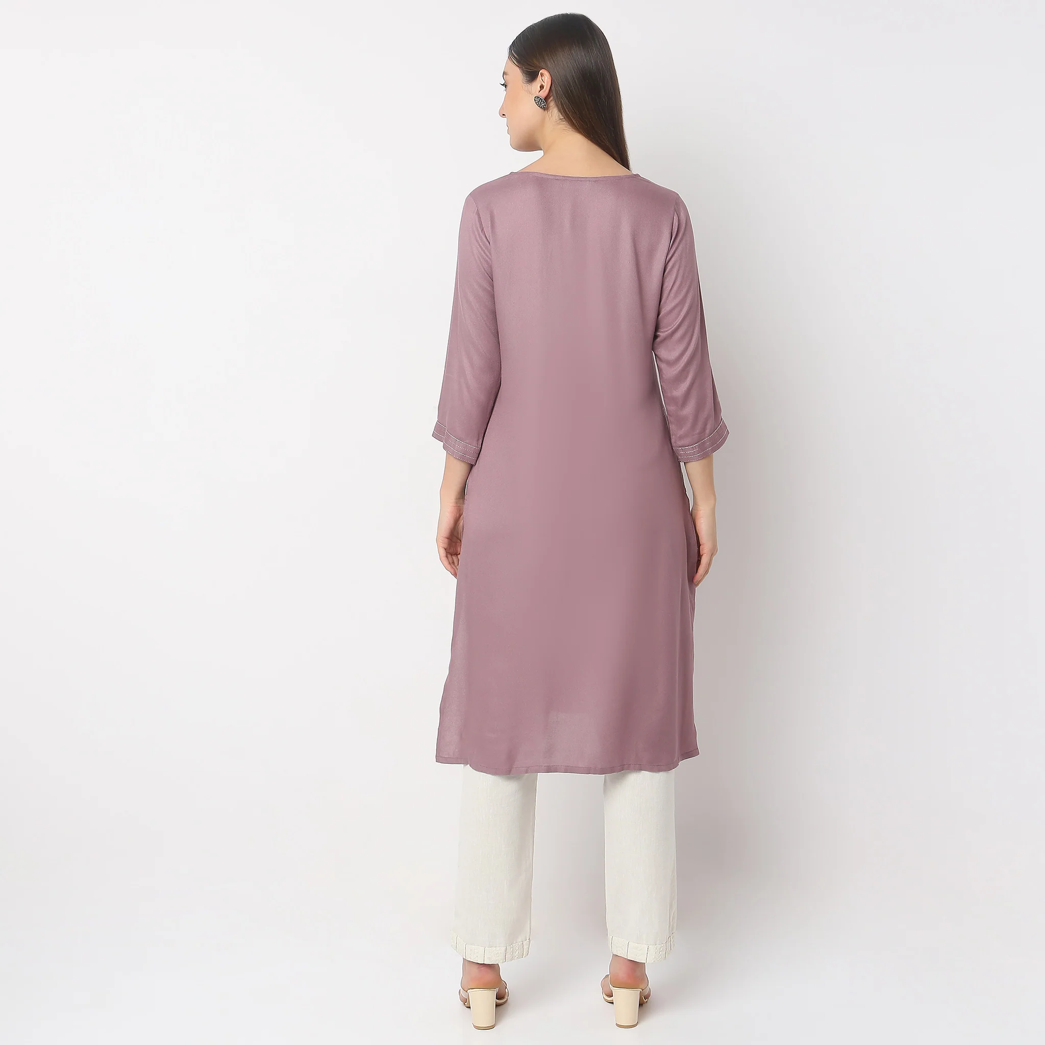 Flare Fit Embroidered Kurta - Image 3