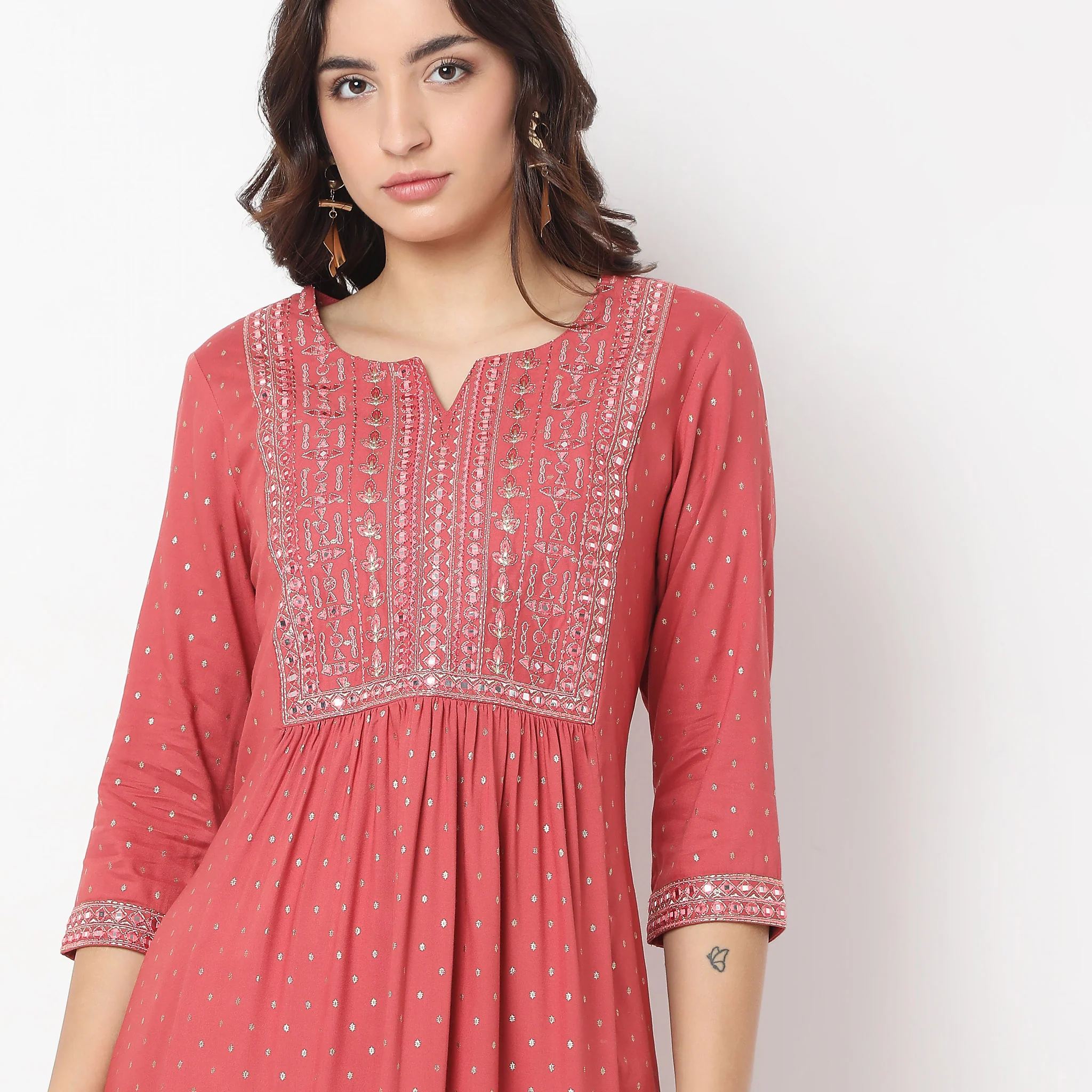 Flare Fit Embroidered Kurta - Image 4