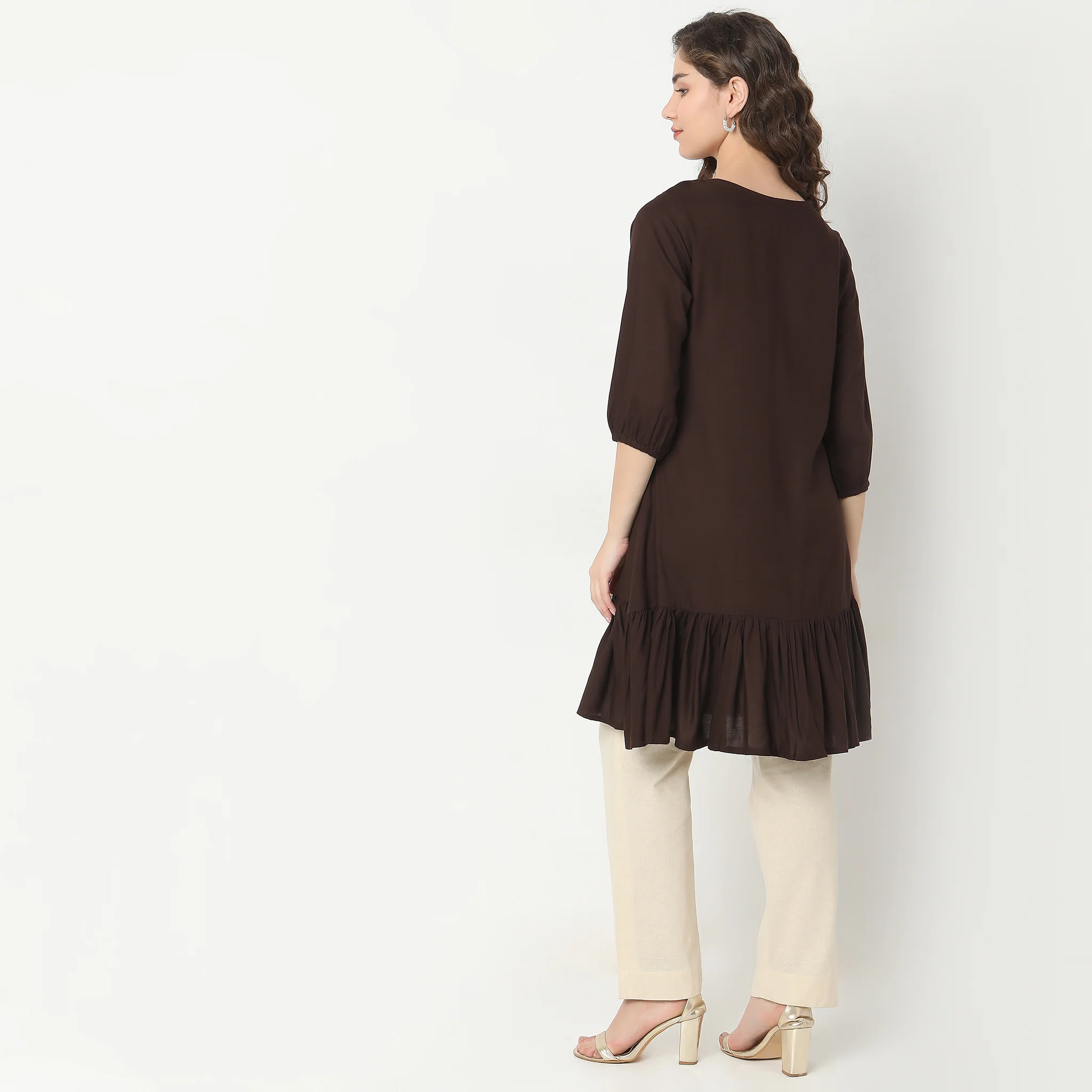 Flare Fit Embroidered Kurta - Image 3