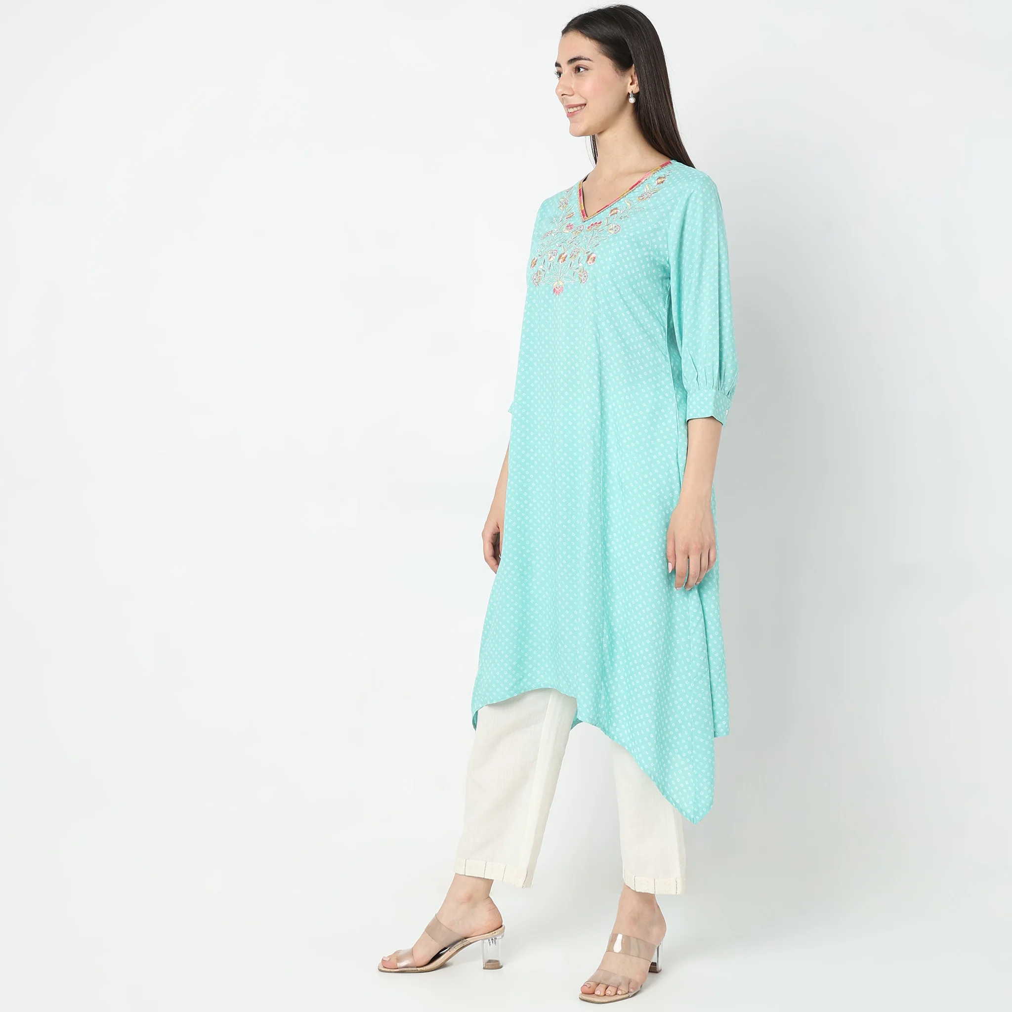 Flare Fit Embroidered Kurta - Image 5