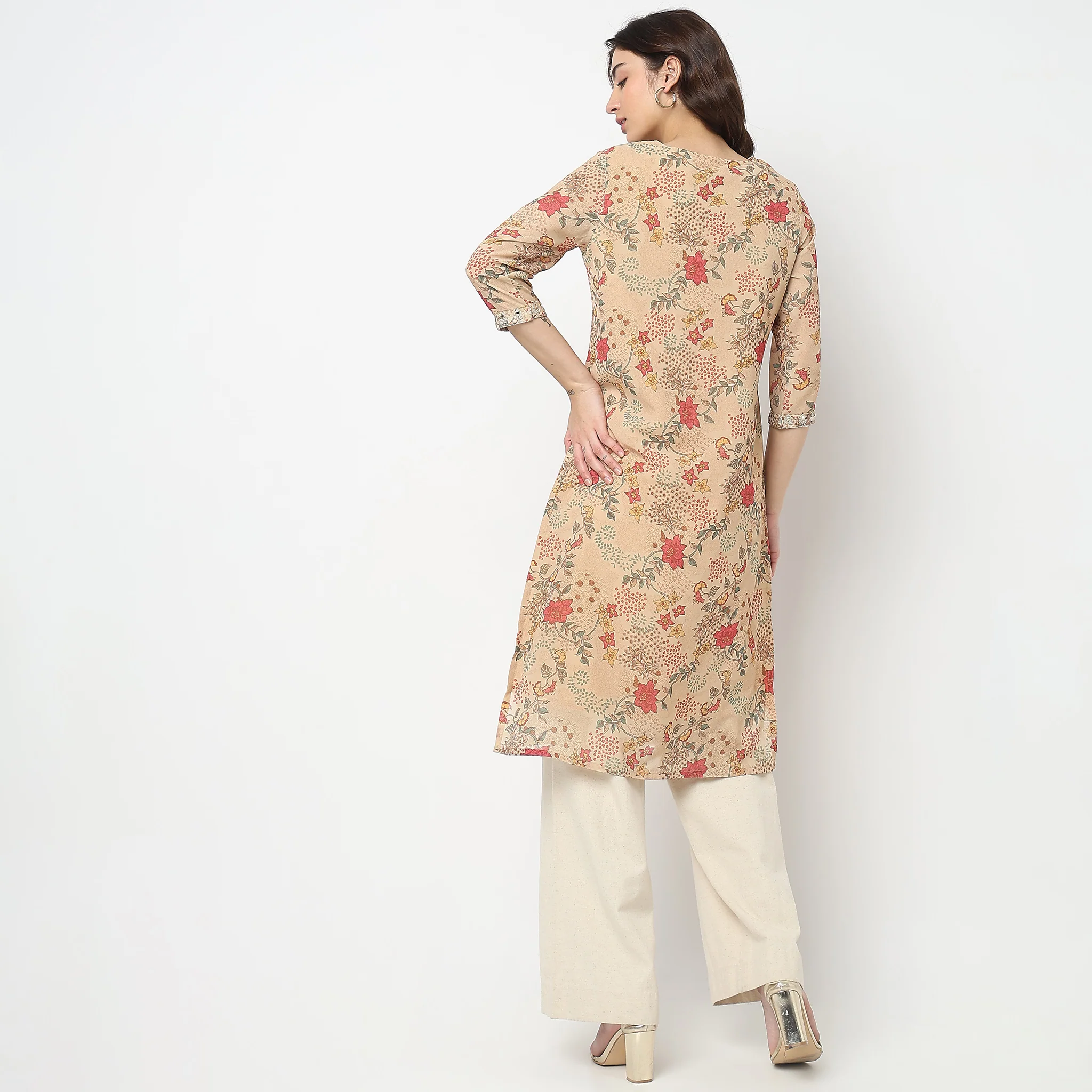 Flare Fit Embroidered Kurta - Image 3