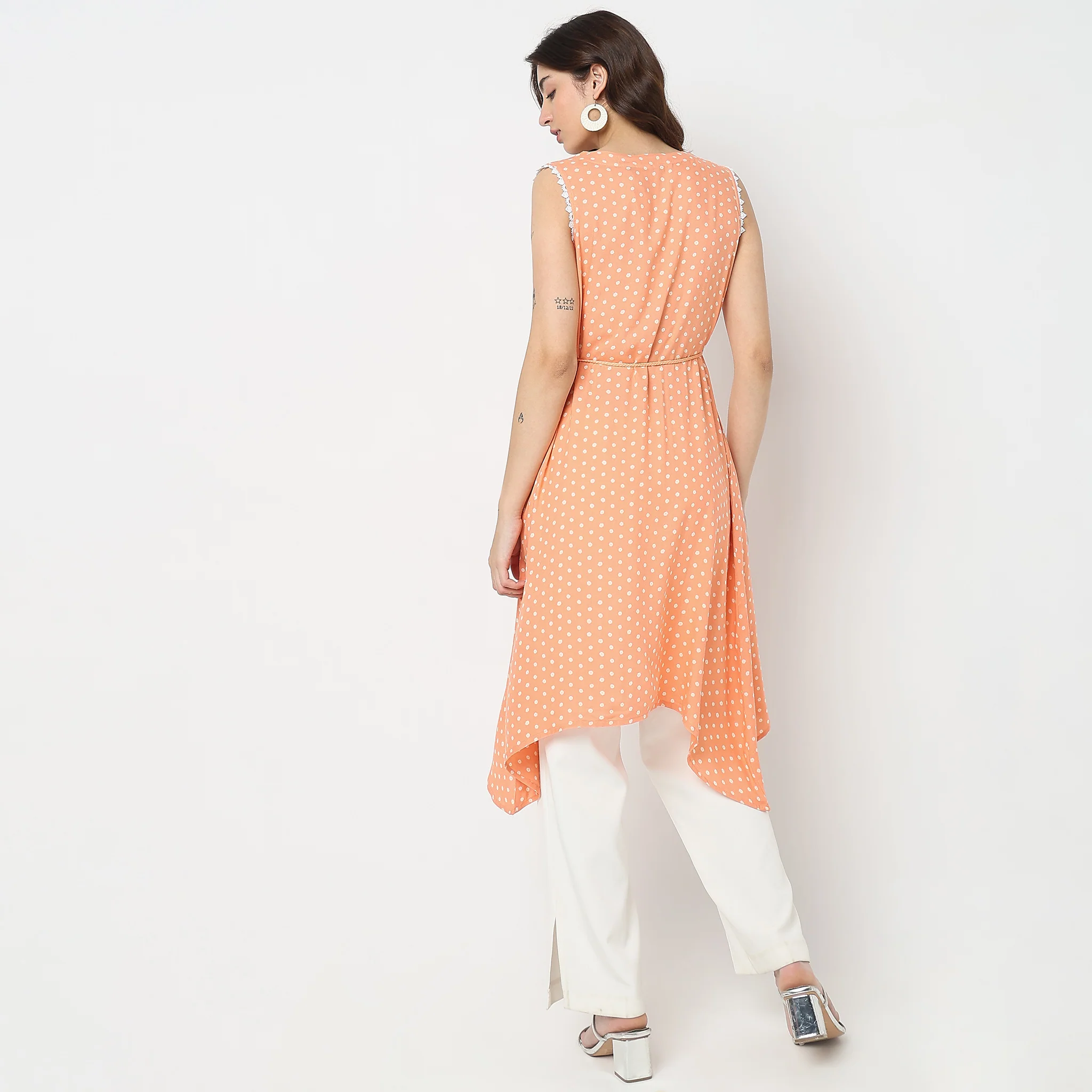Flare Fit Embroidered Kurta - Image 3