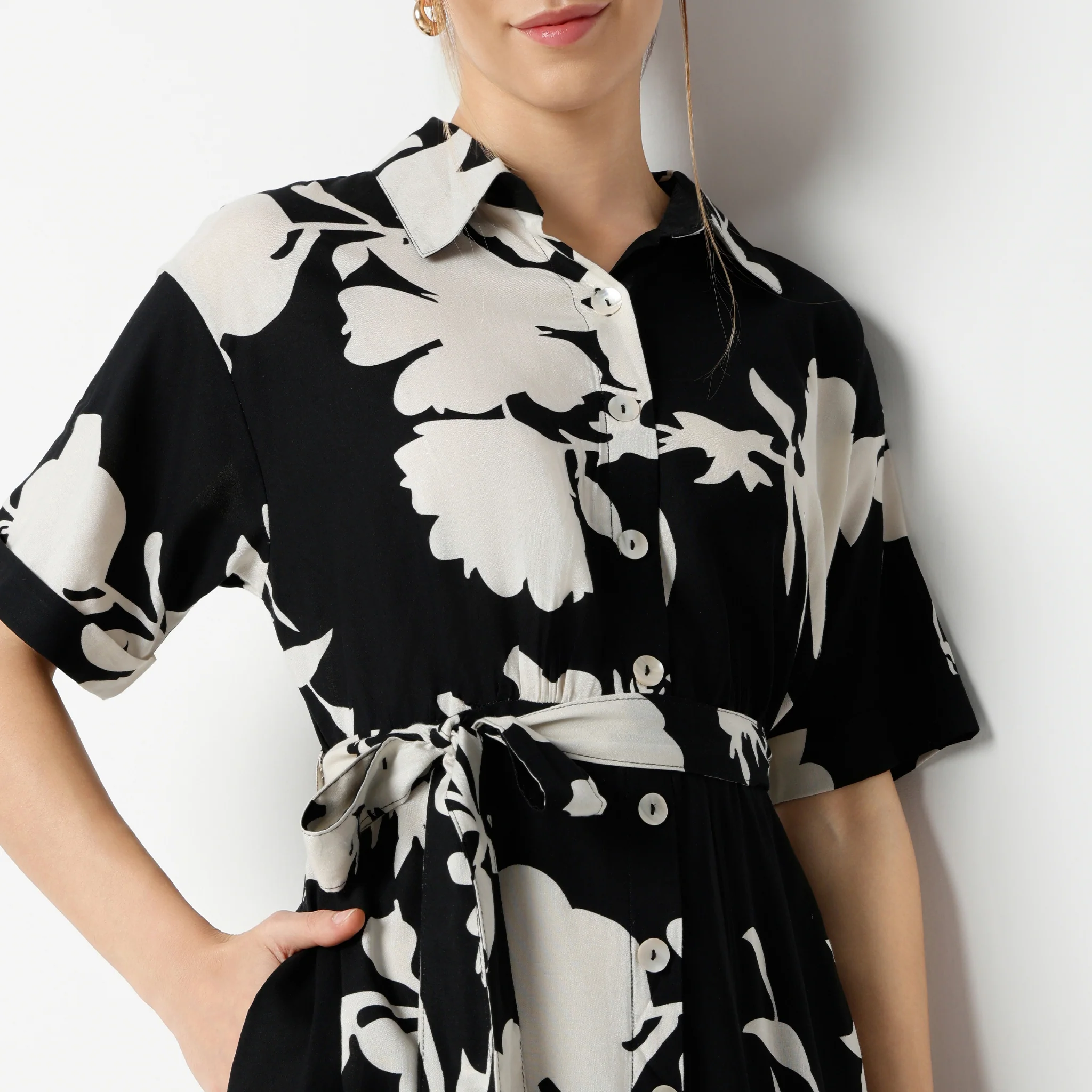 Flare Fit Printed Below Knee Short Sleeve Belted Shirt Dress - Image 4