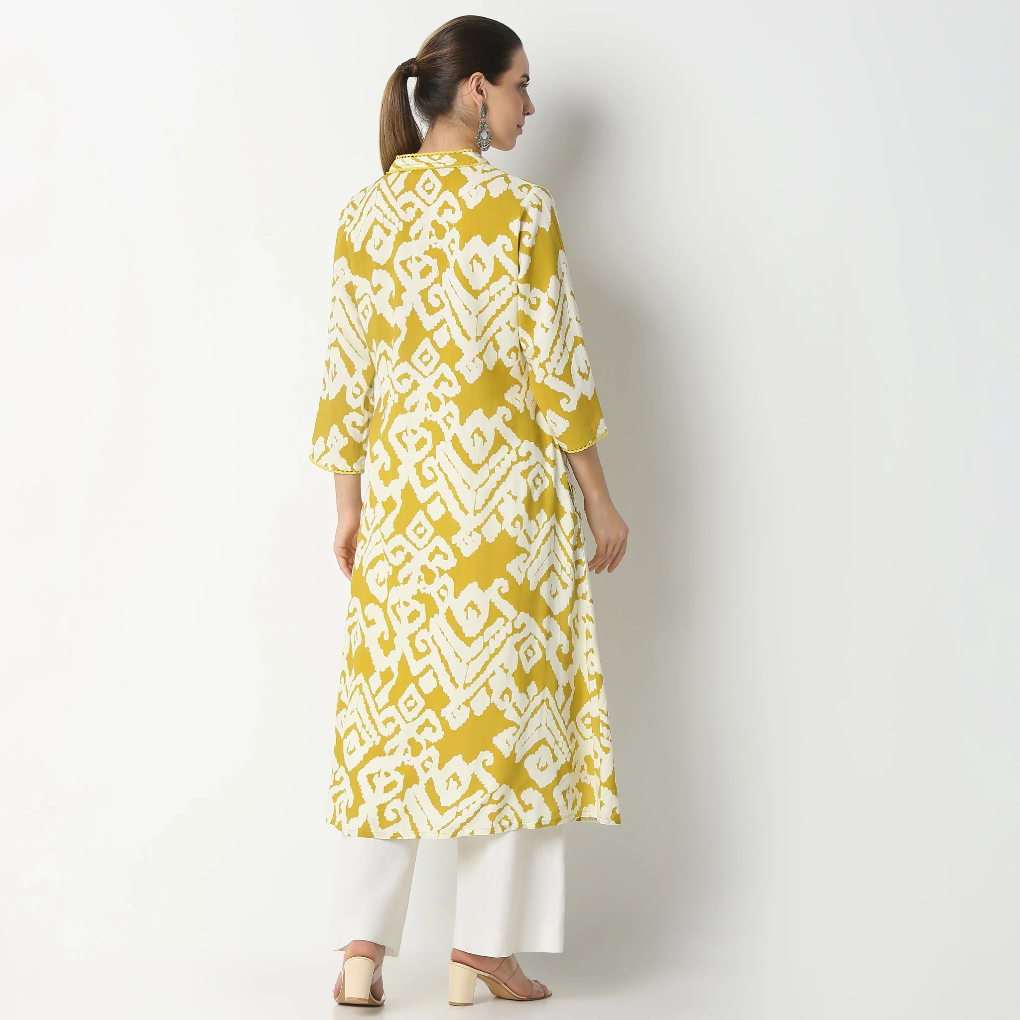 Flare Fit Printed Below Knee V-Neck Kurta - Image 3