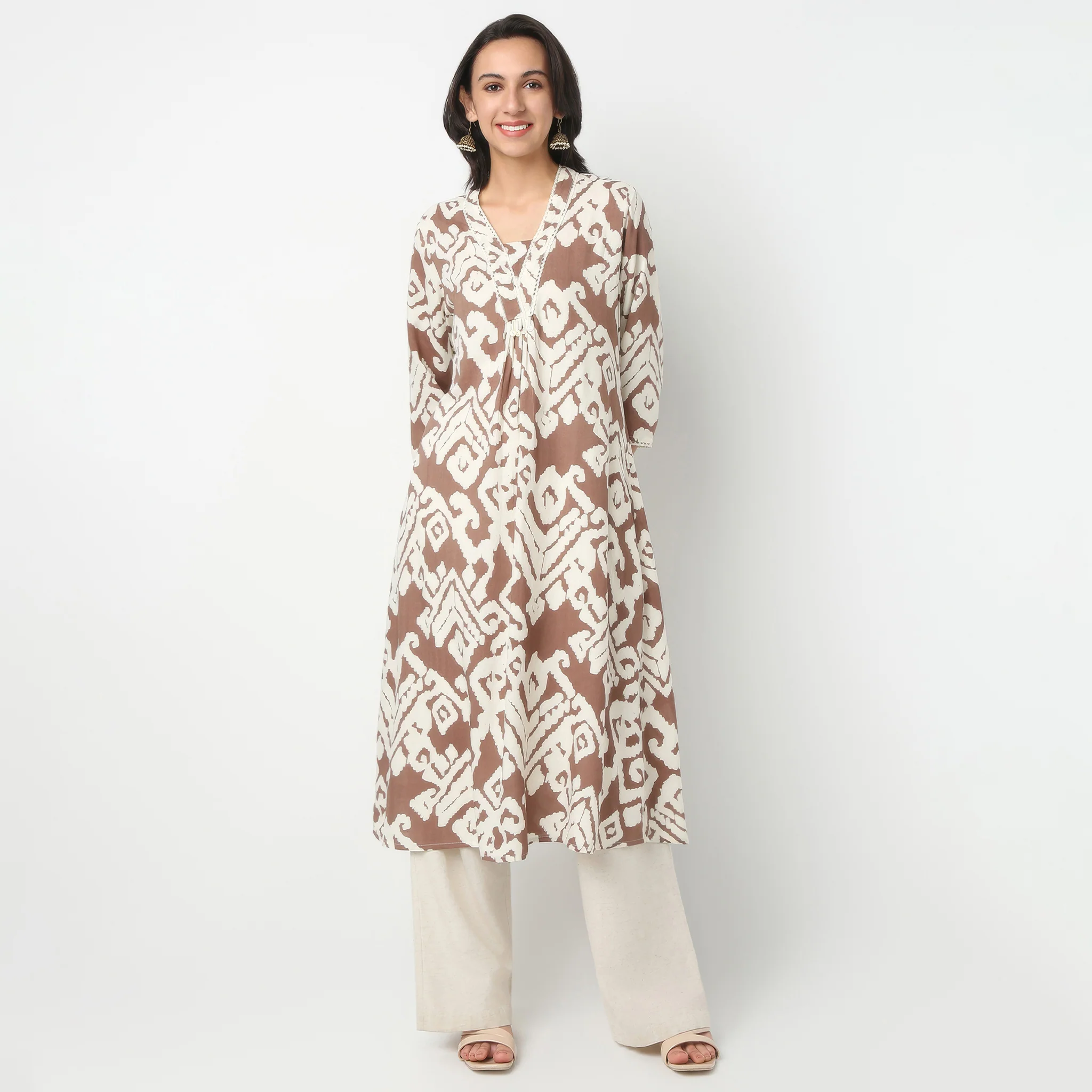 Flare Fit Printed Below Knee V-Neck Kurta - Image 7