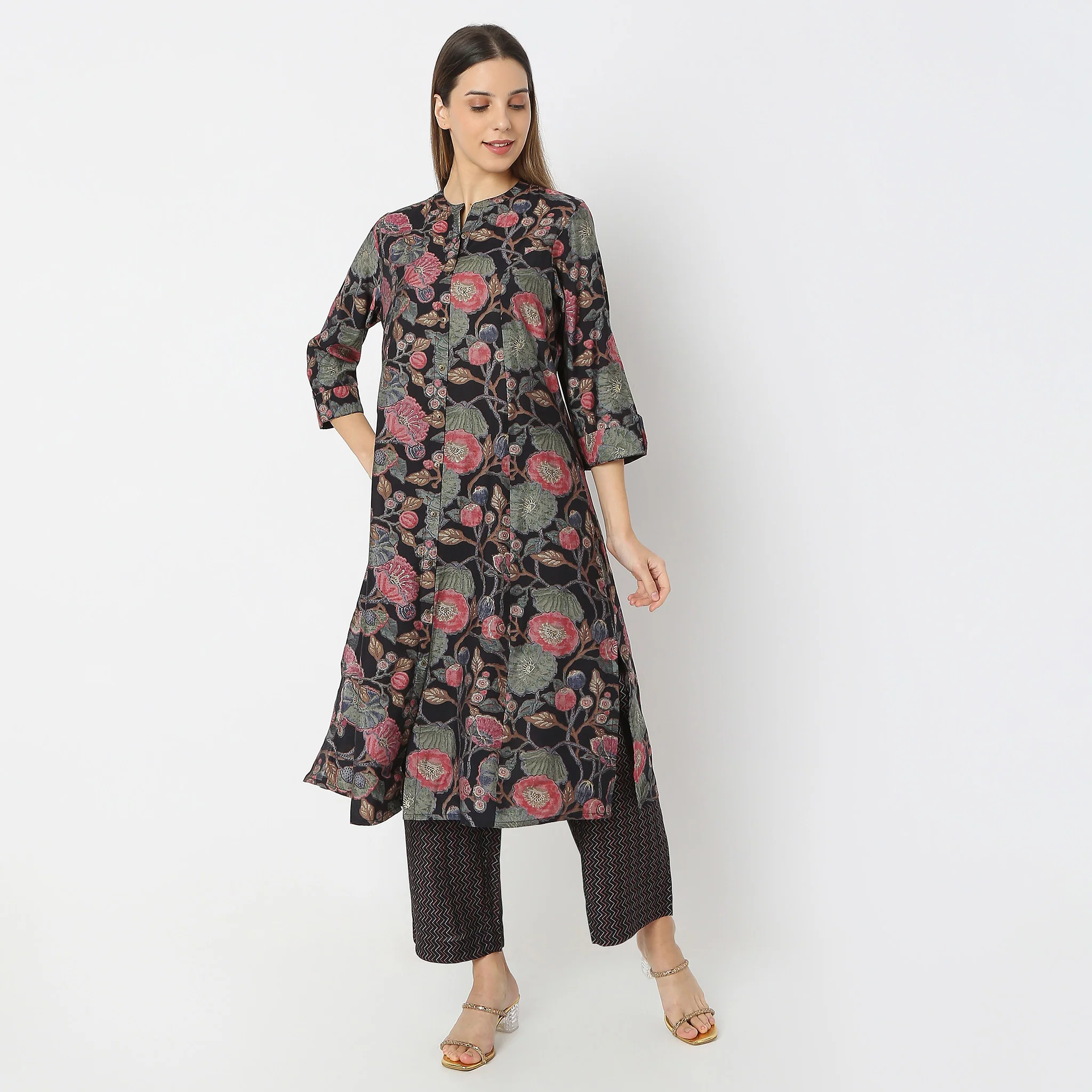 Flare Fit Printed Essential Band Collar Kurta With Pant Set - Image 2