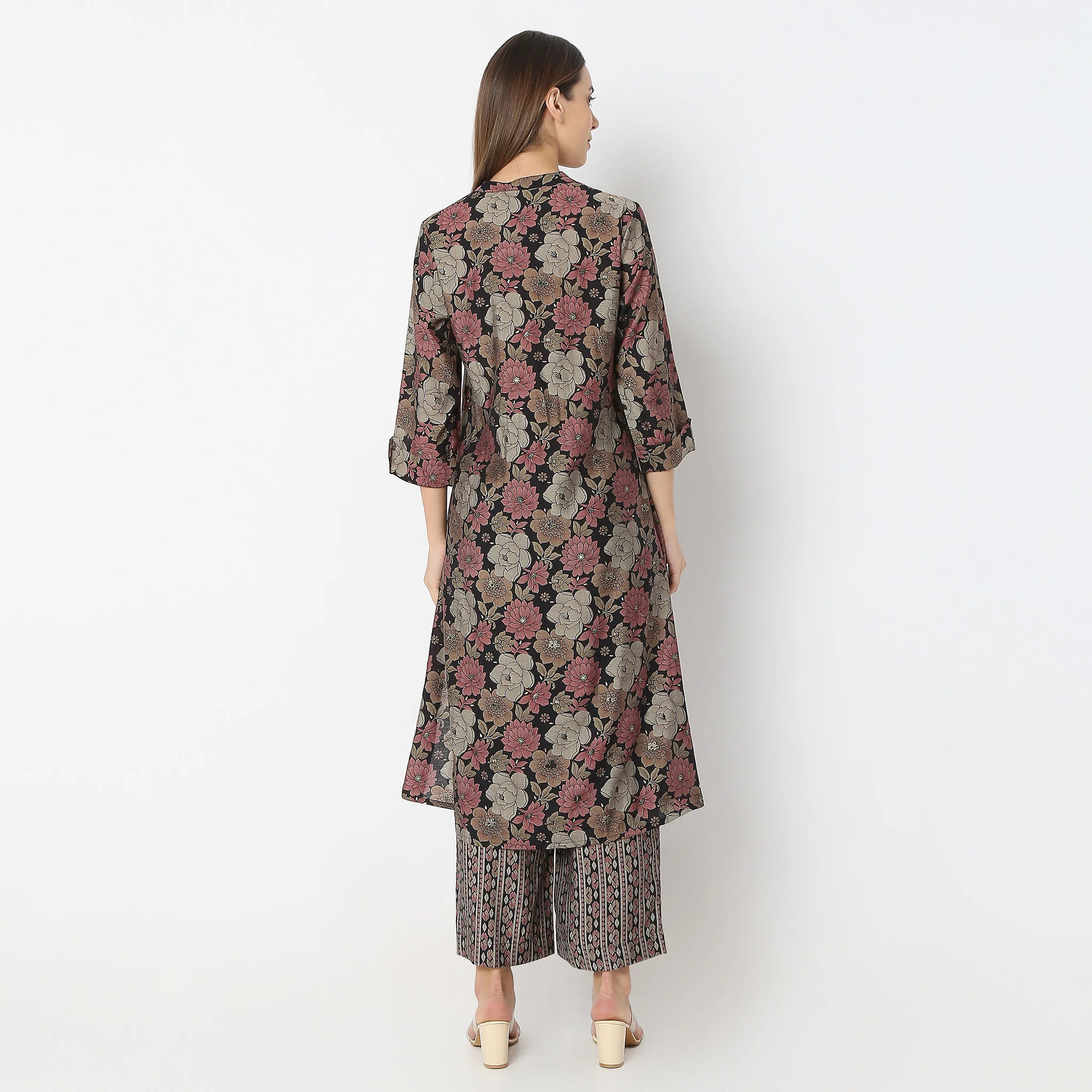 Flare Fit Printed Essential Band Collar Kurta With Pant Set - Image 3