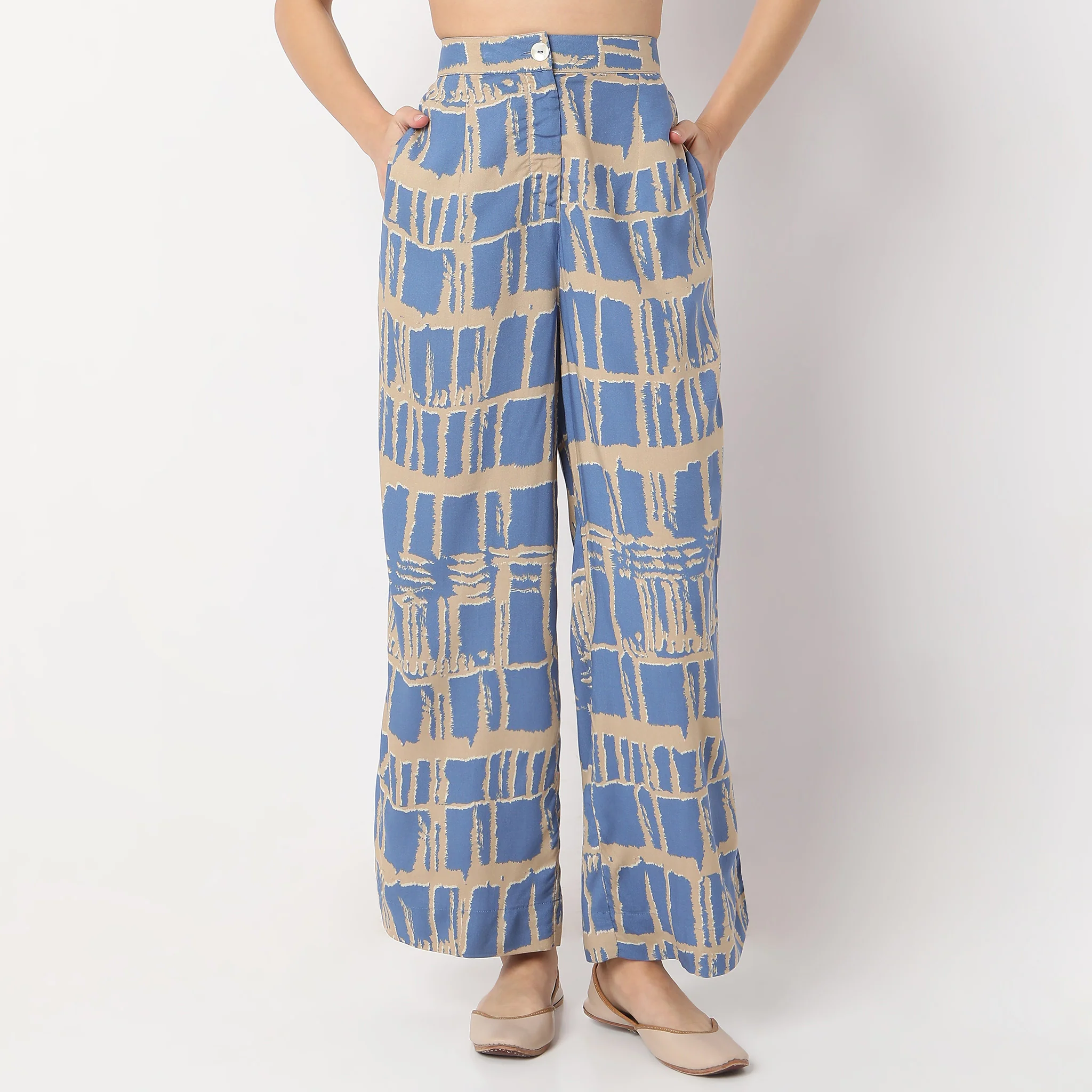 Flare Fit Printed High Rise Culottes - Image 2