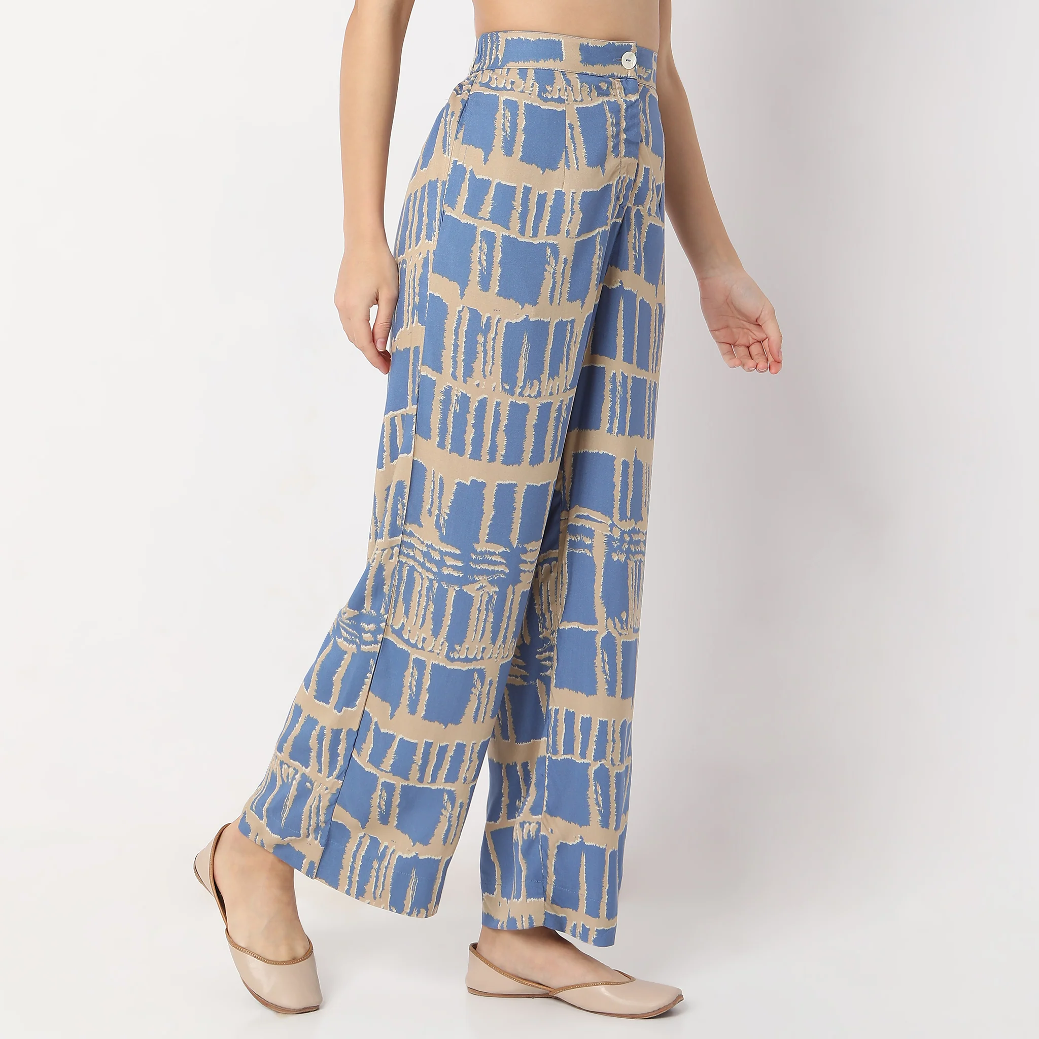 Flare Fit Printed High Rise Culottes - Image 4