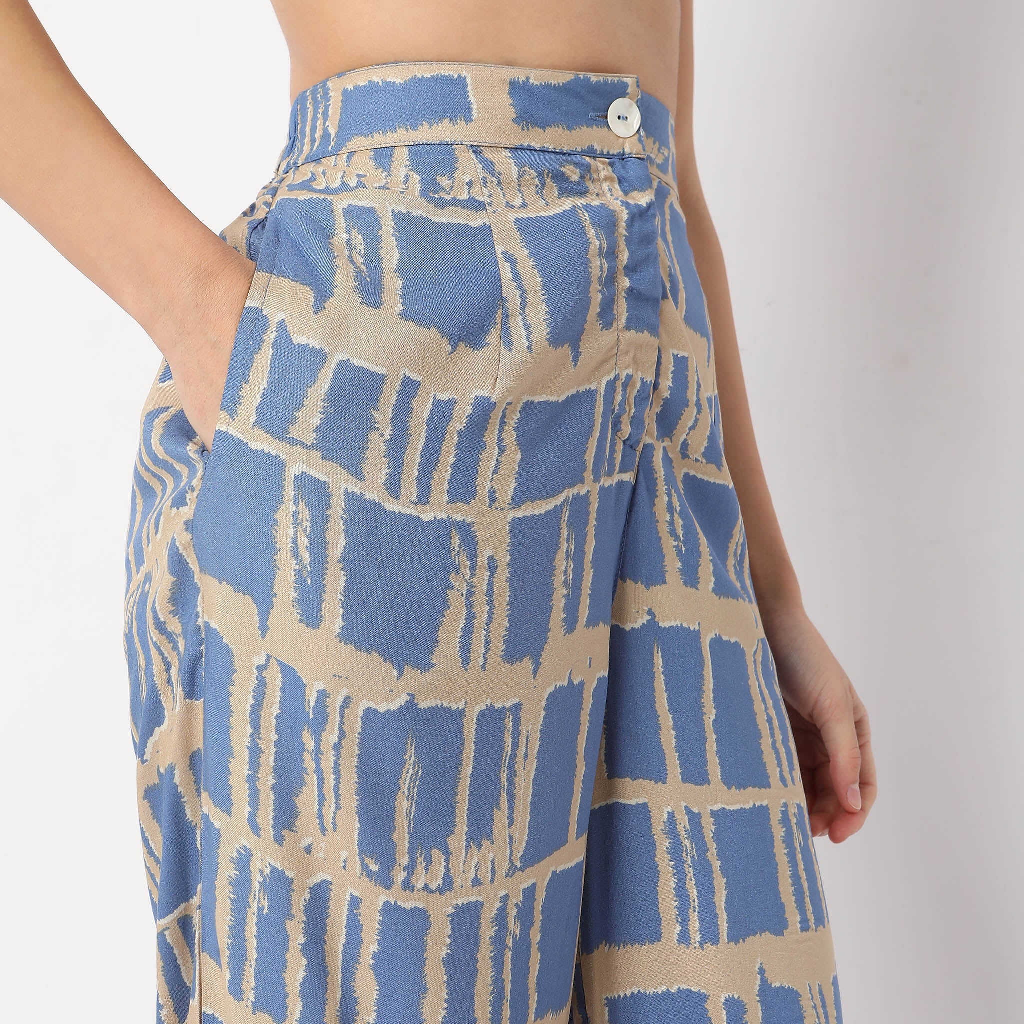 Flare Fit Printed High Rise Culottes - Image 5