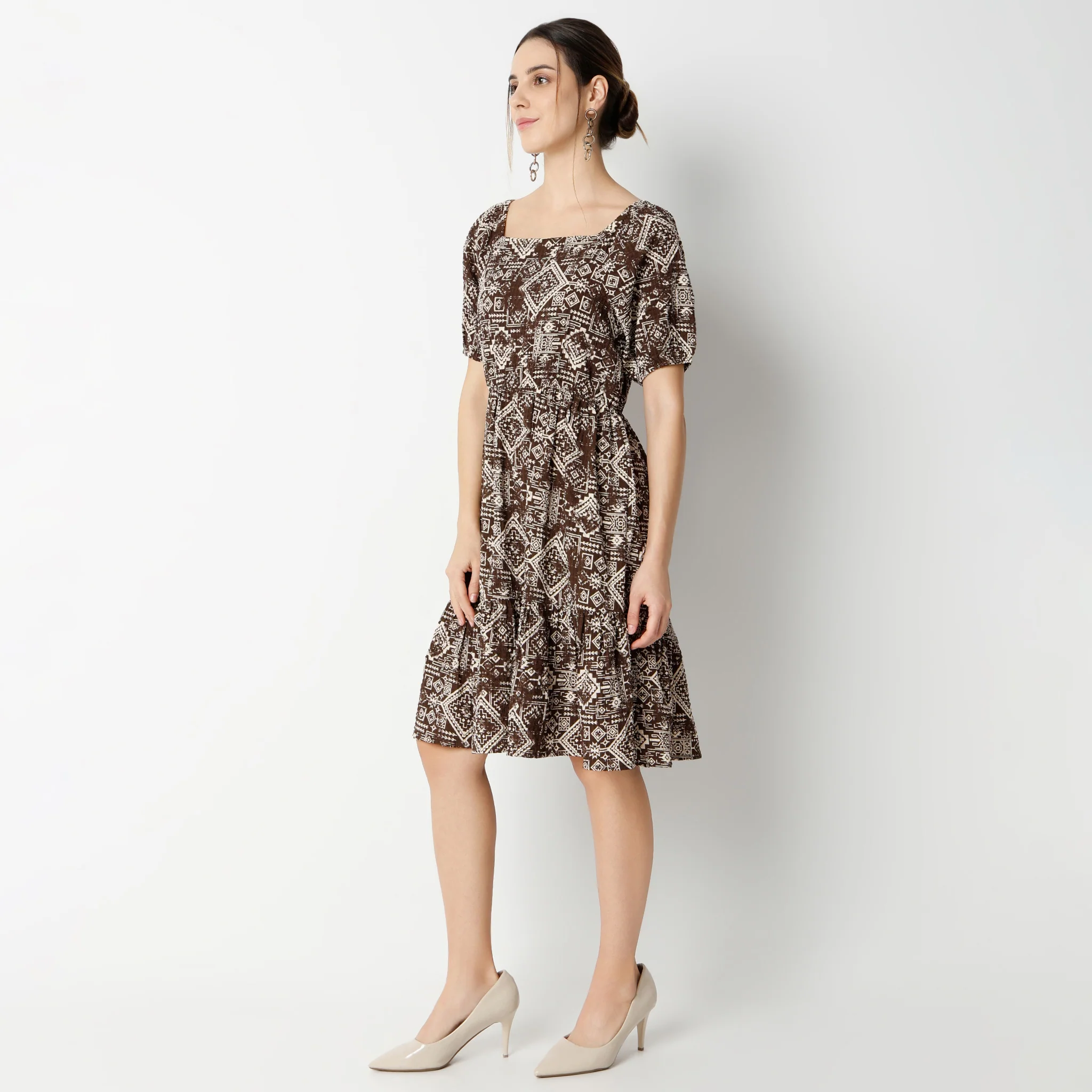 Flare Fit Printed Knee Length Square Neck Short Sleeve Dress - Image 5