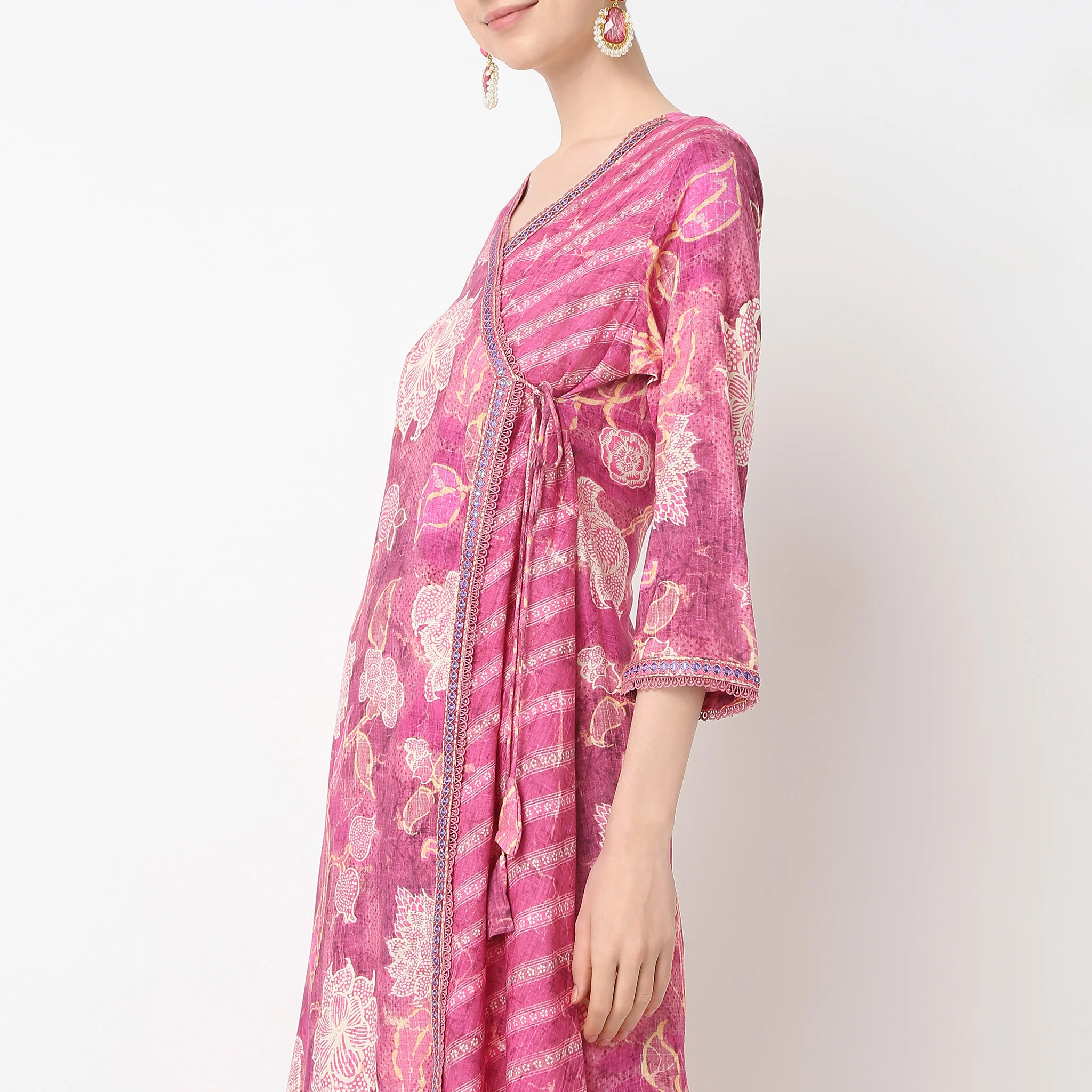 Flare Fit Printed Below Knee V-Neck Kurta - Image 4