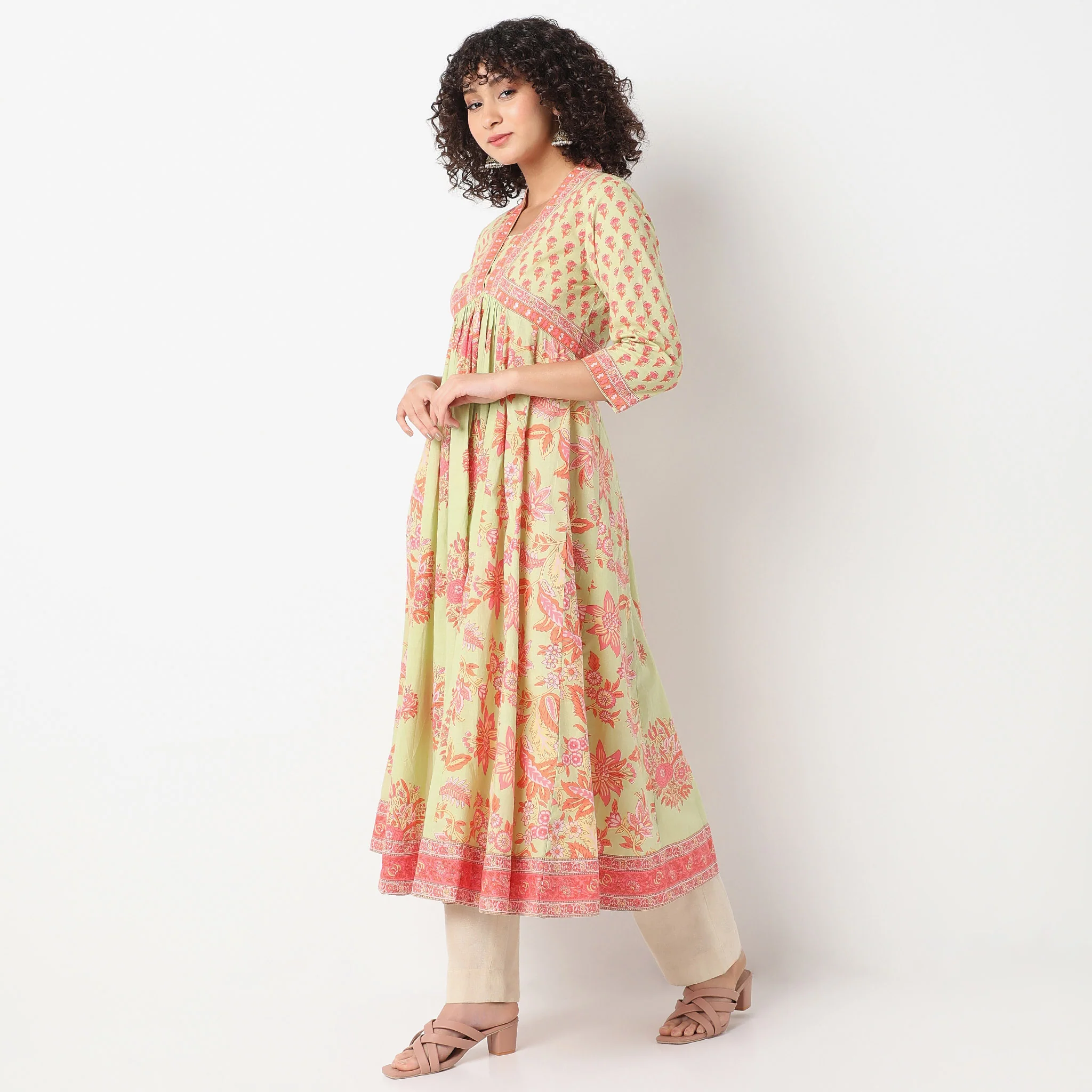 Flare Fit Printed Below Knee V-Neck Kurta - Image 10