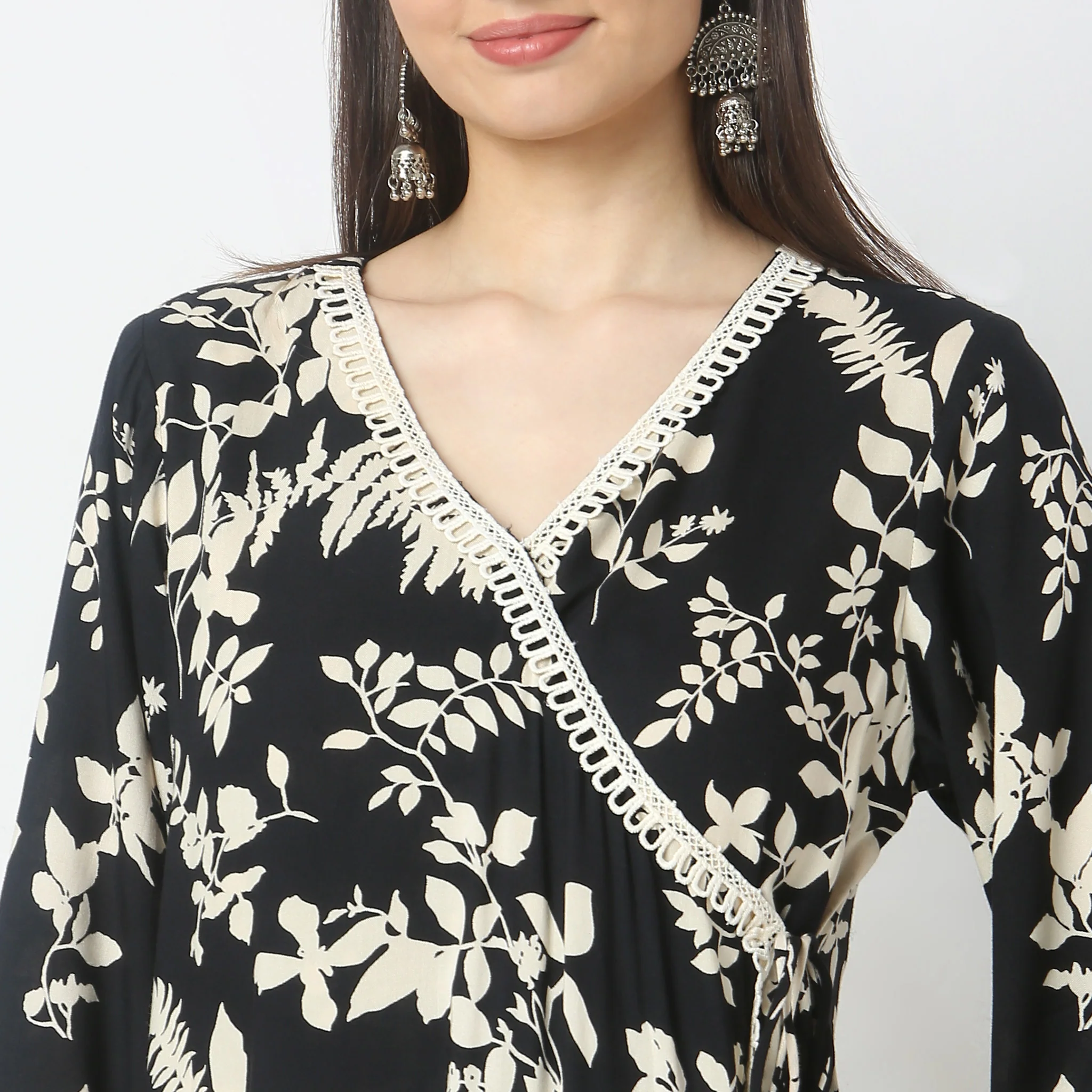 A-Line Printed Knee Length V-Neck Flared Kurta - Image 4