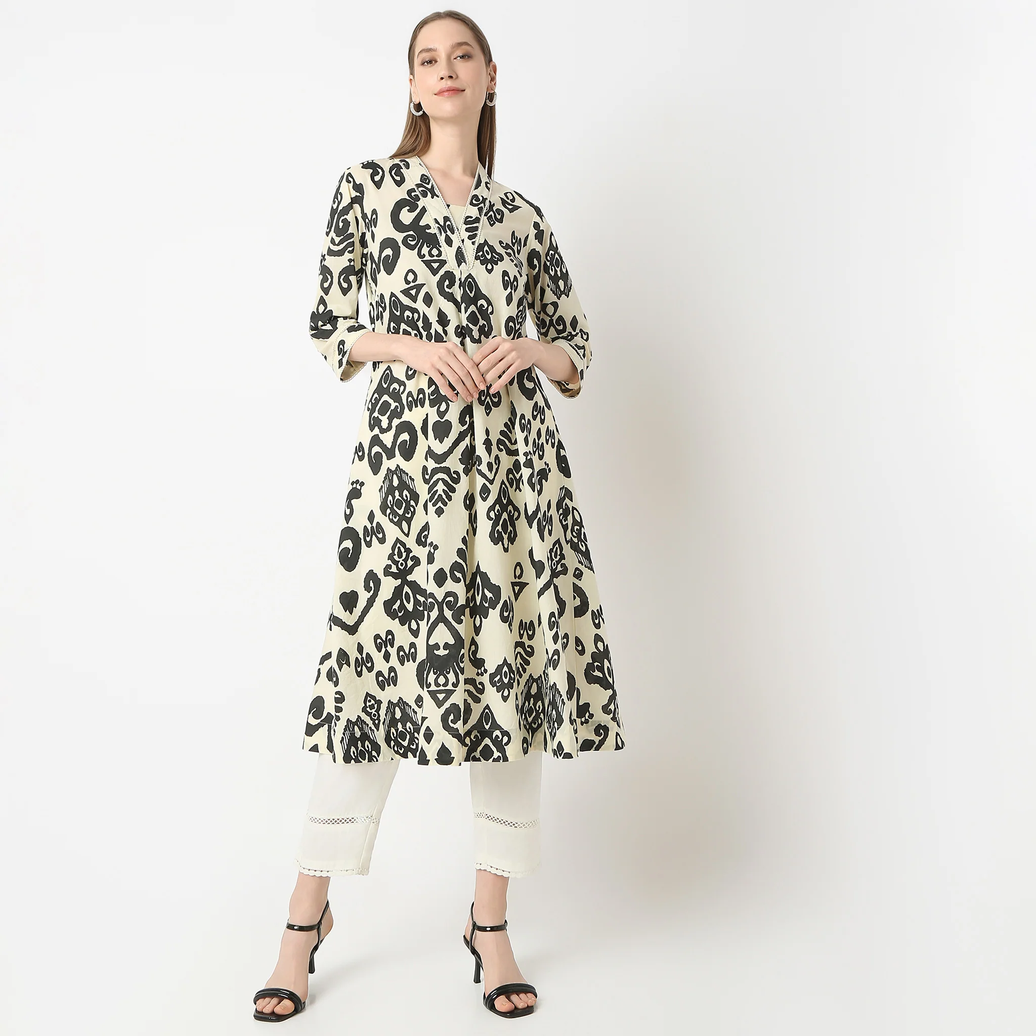 Flare Fit Printed Below Knee V-Neck A-Line Affinity Kurta - Image 2