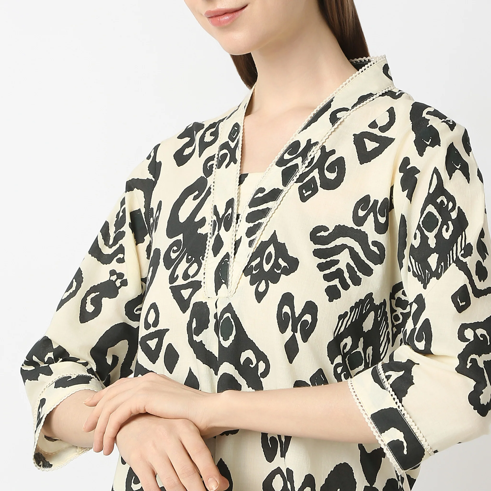 Flare Fit Printed Below Knee V-Neck A-Line Affinity Kurta - Image 4