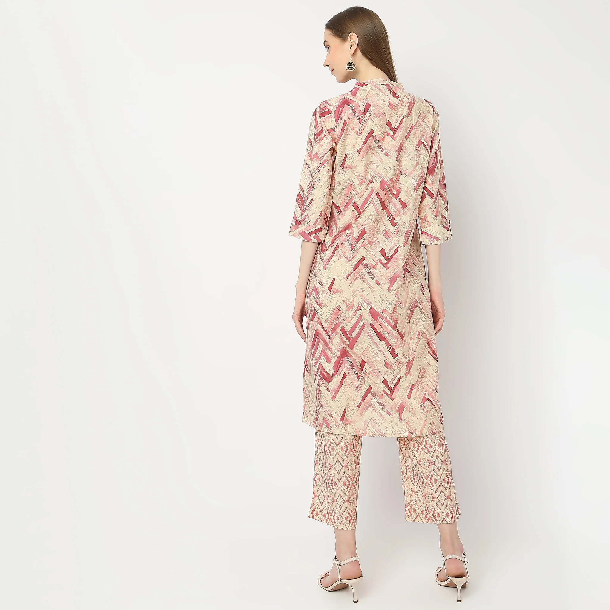 Flare Fit Printed Kurta With Pant Set - Image 10