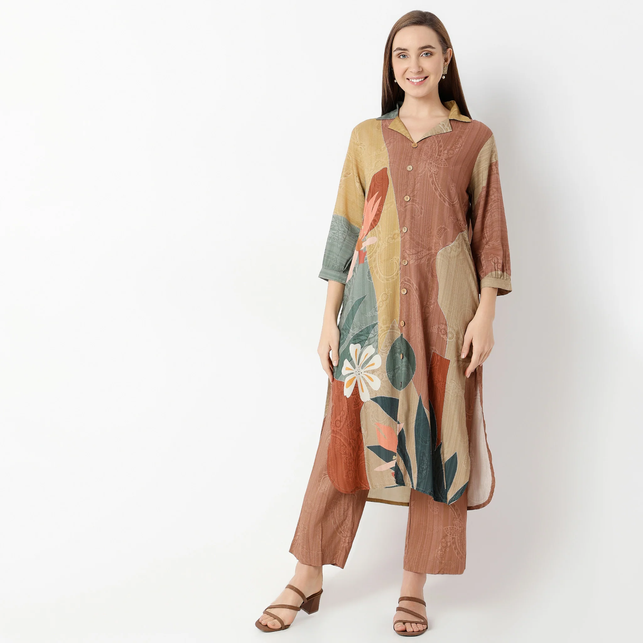 Flare Fit Printed Lapel Collar Kurta Set - Image 2