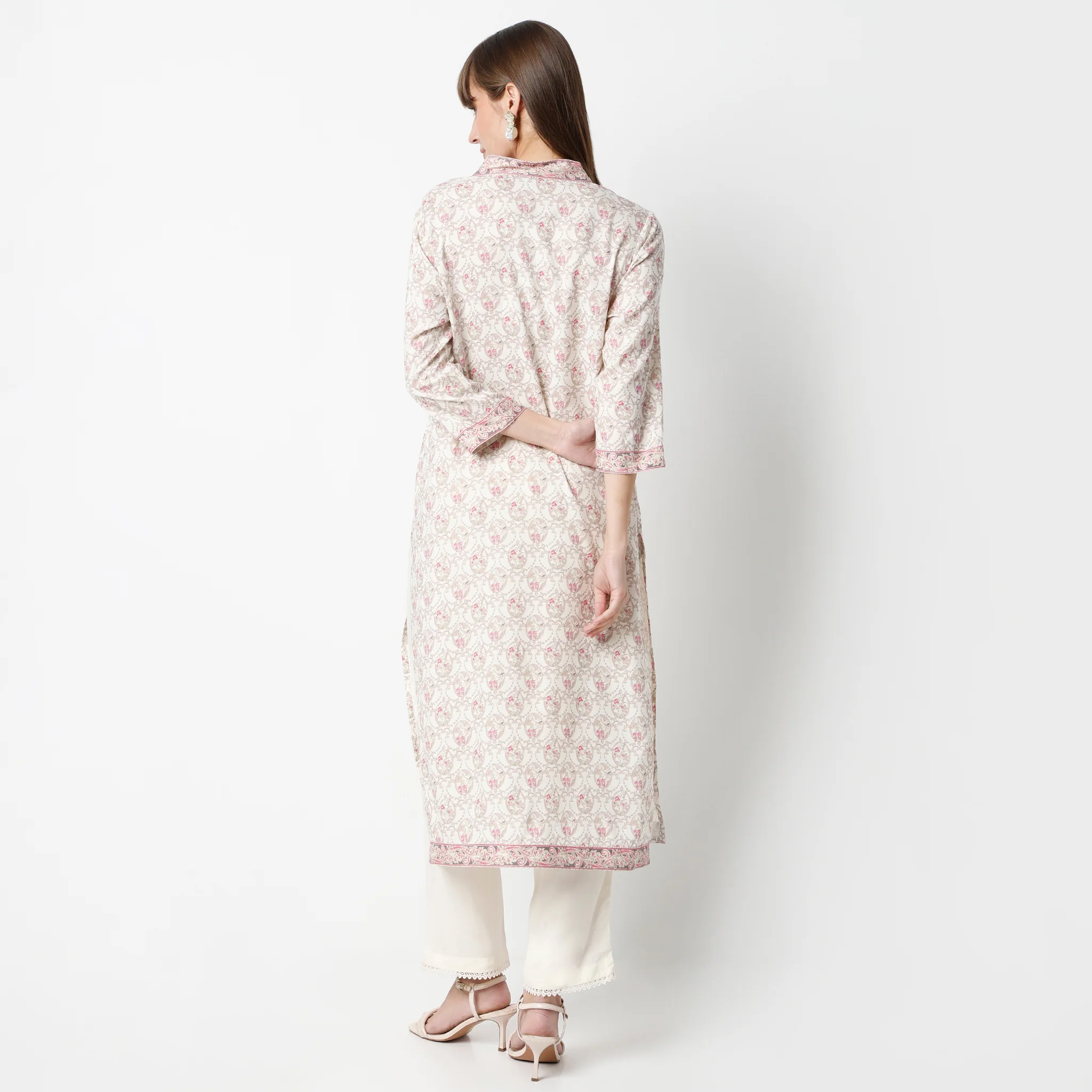 Flare Fit Printed Round Neck Kurta And Pant With Dupatta Set - Image 3