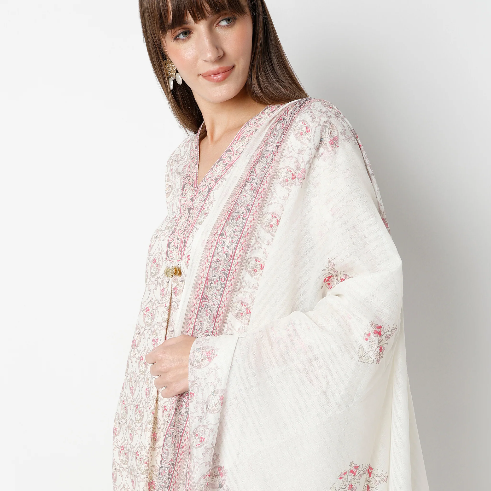 Flare Fit Printed Round Neck Kurta And Pant With Dupatta Set - Image 5