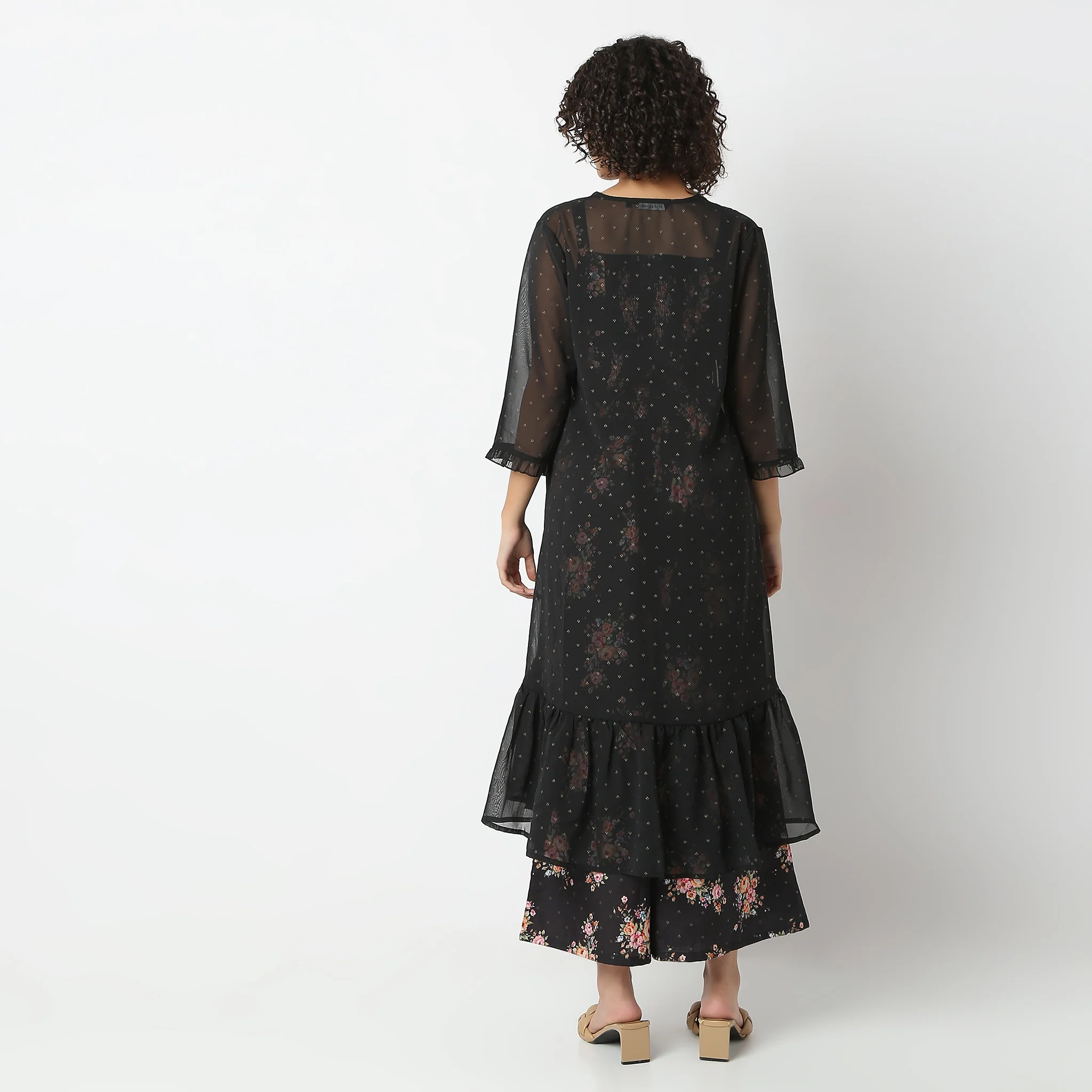Flare Fit Printed Square Neck Crop Top And Palazzo With Cape Set - Image 4