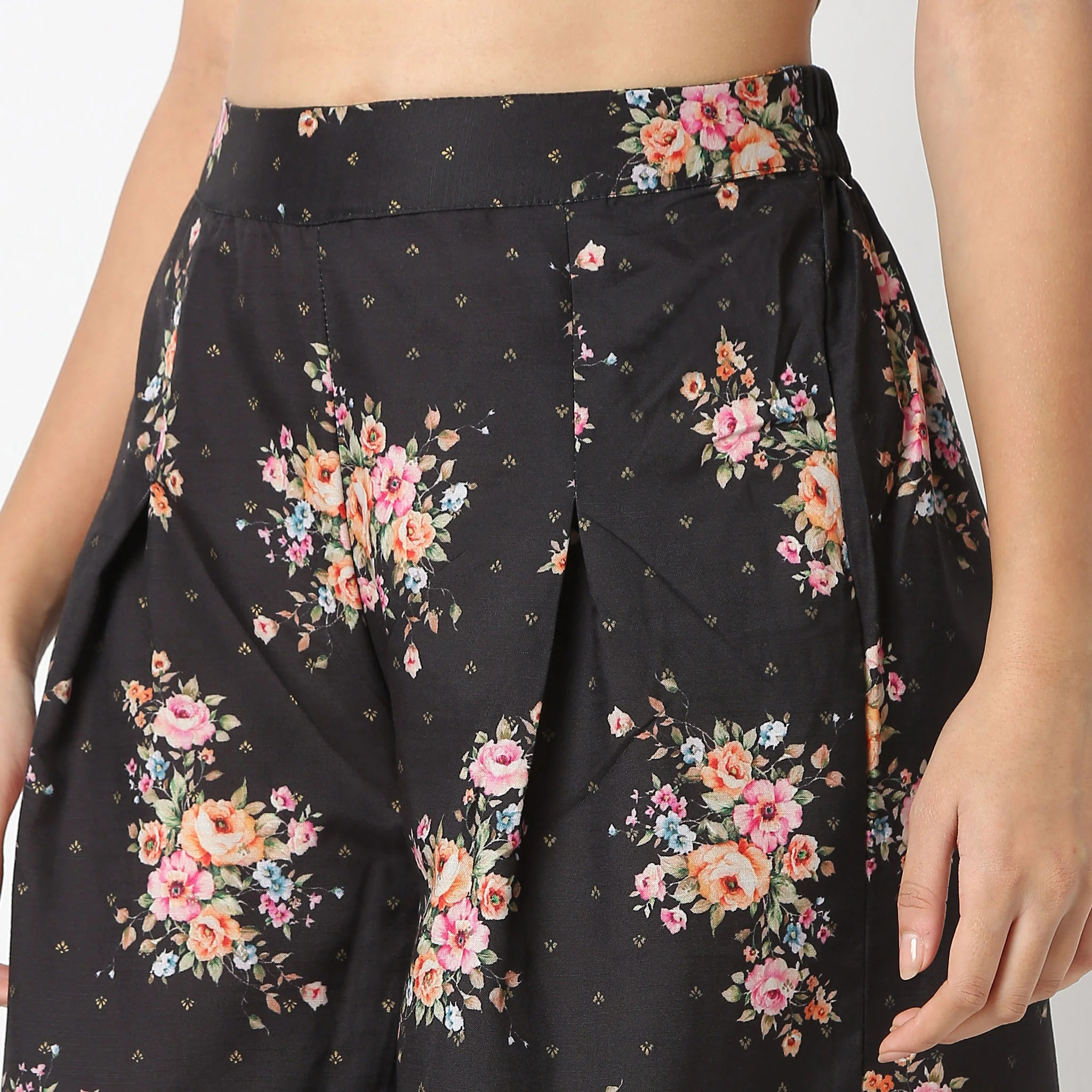 Flare Fit Printed Square Neck Crop Top And Palazzo With Cape Set - Image 8