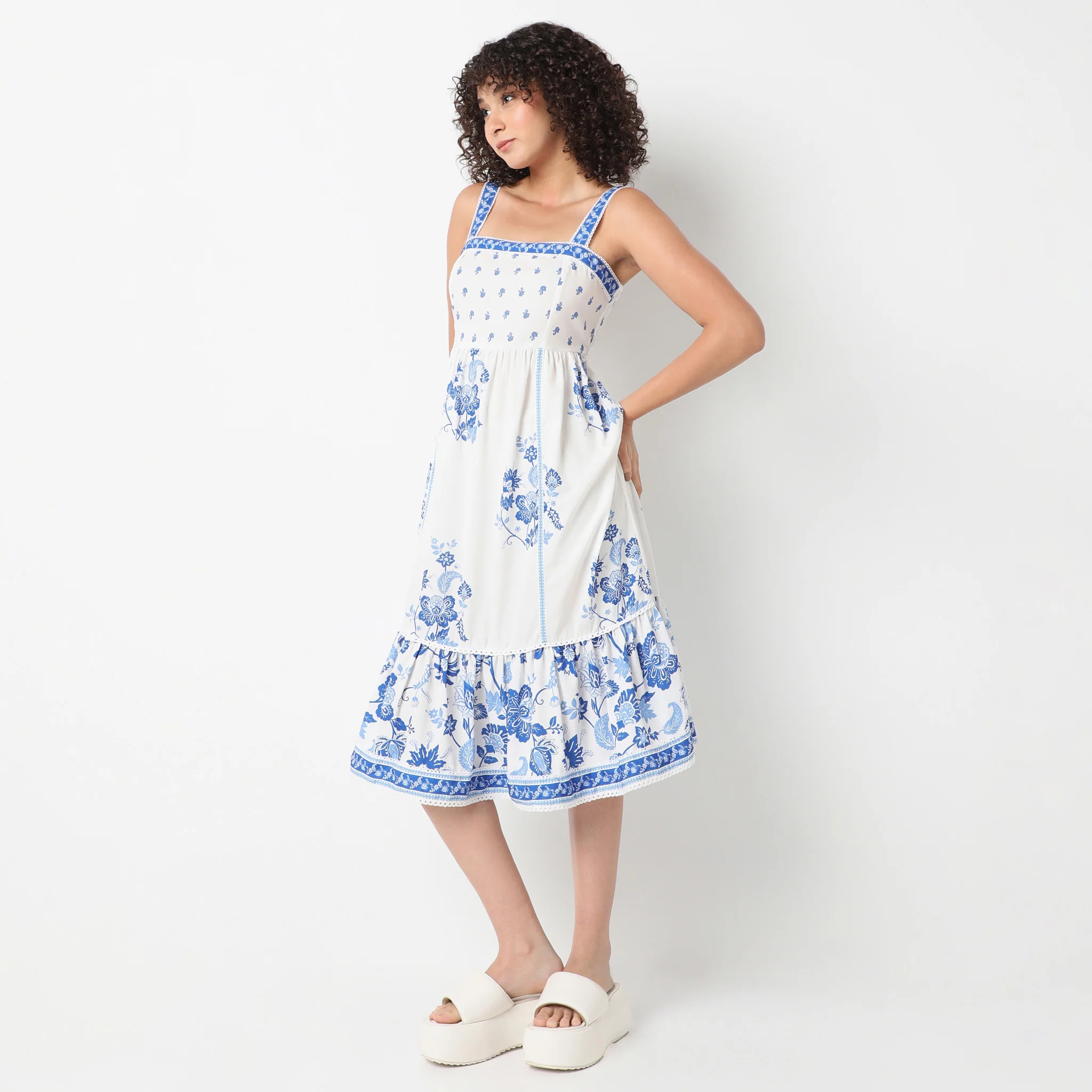 Square Neck Below Knee Flare Fit Printed Strap Dress - Image 5