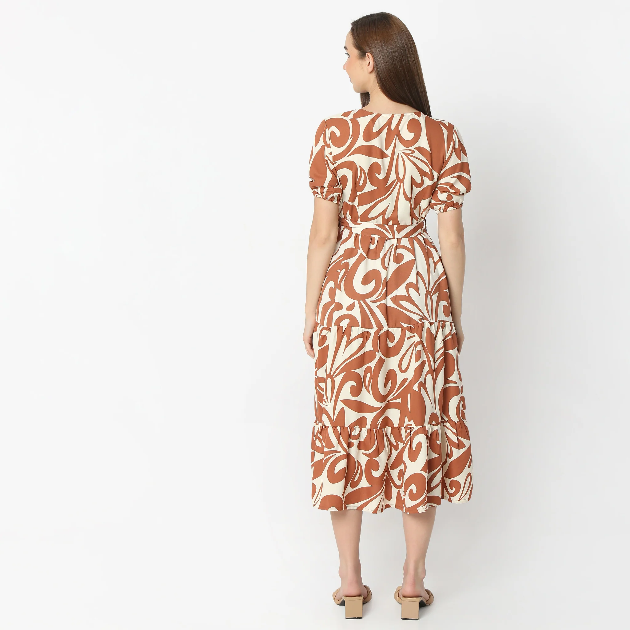 Flare Fit Printed Below Knee V-Neck Short Sleeve Dress - Image 3
